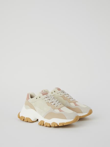 Women's Sneakers R2600