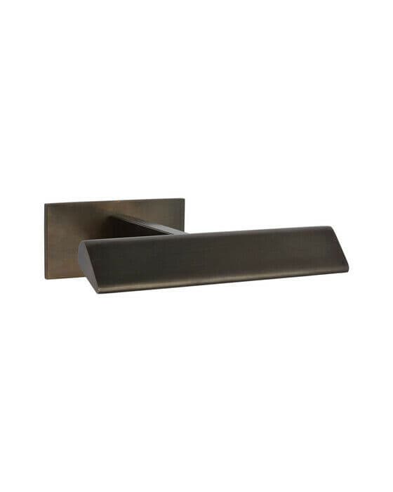 Petrel 8" Picture Light Bronze