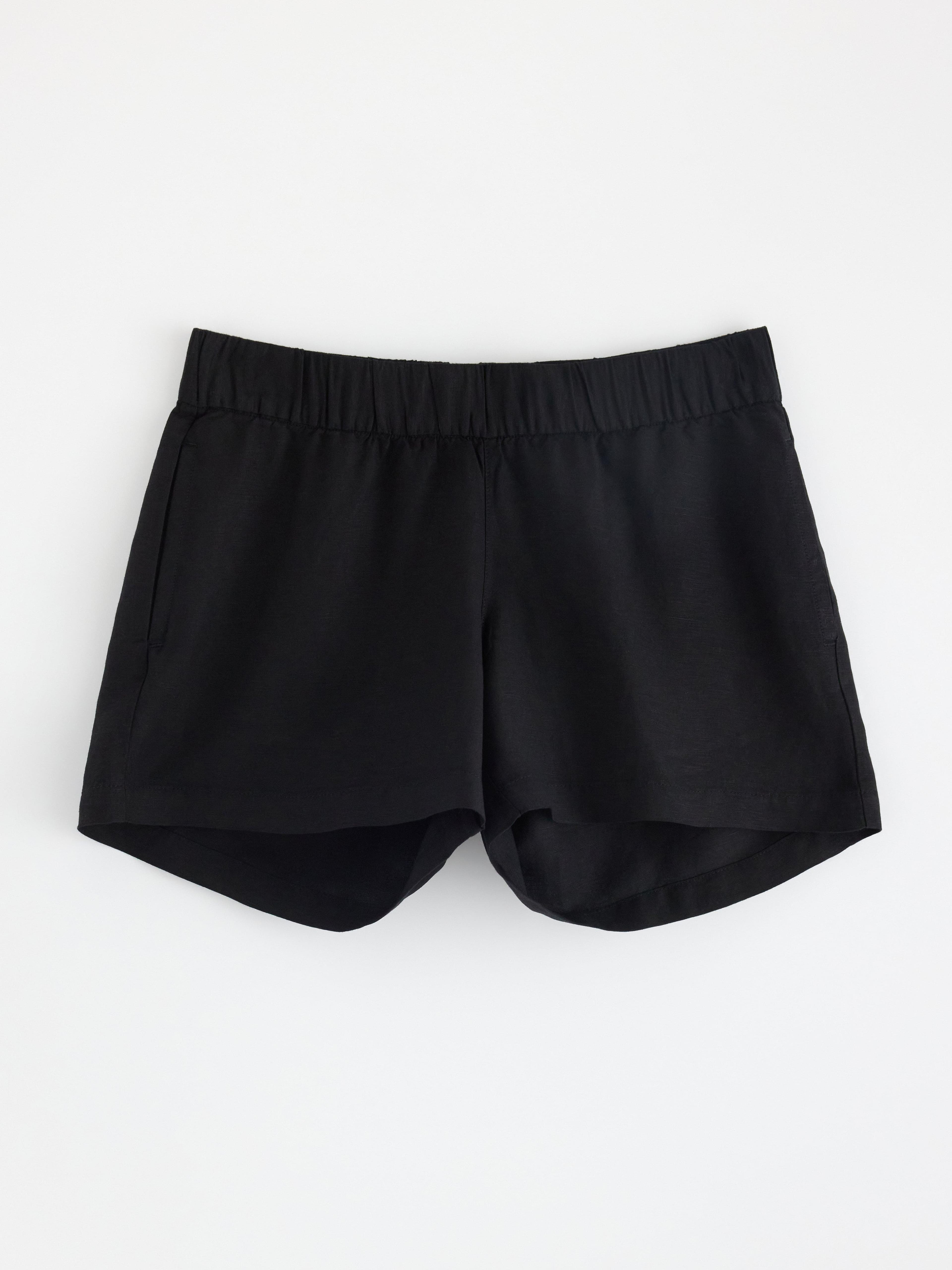 MOM  shorts i linblanding