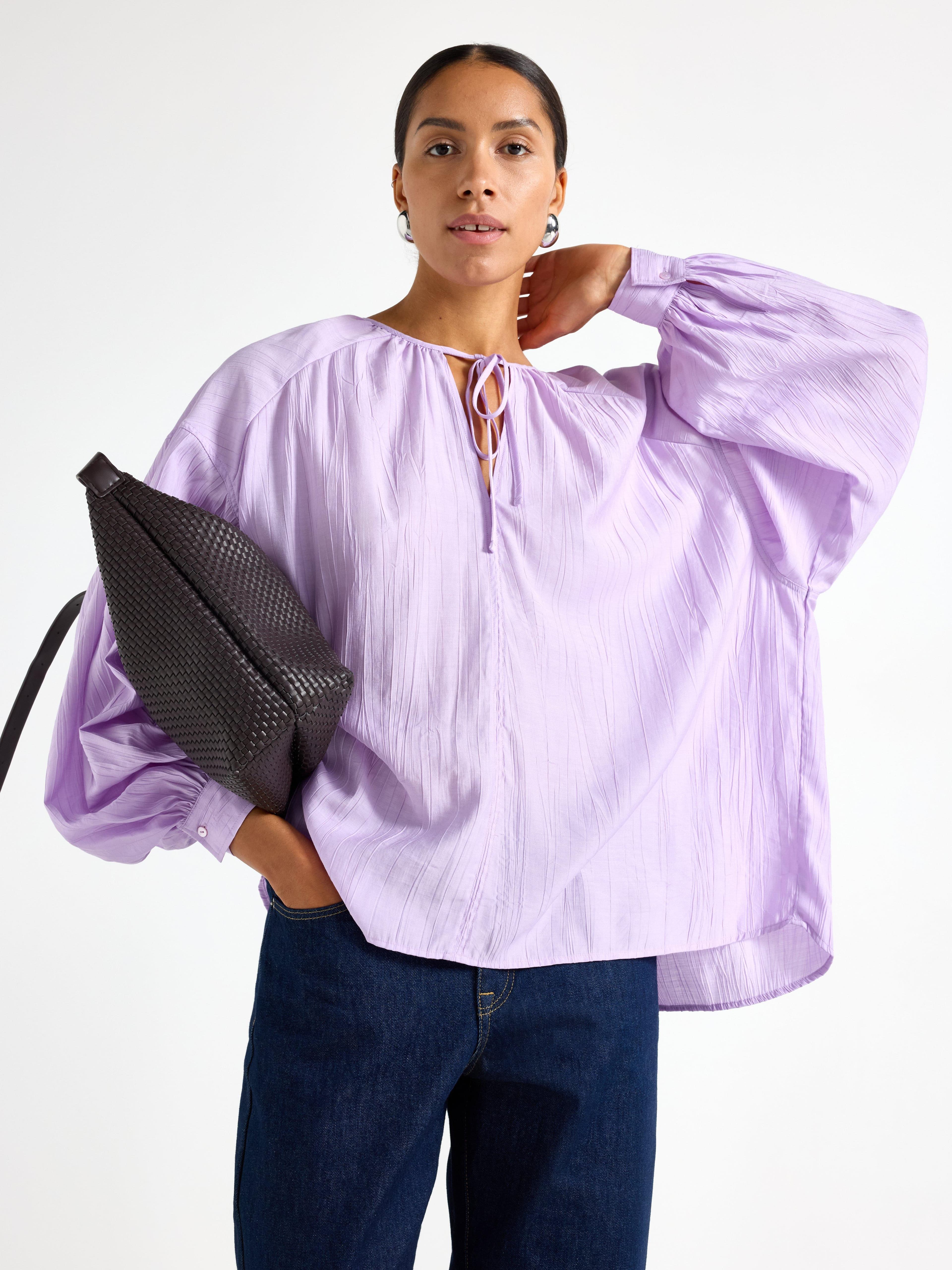 Bluse i viskoseblanding