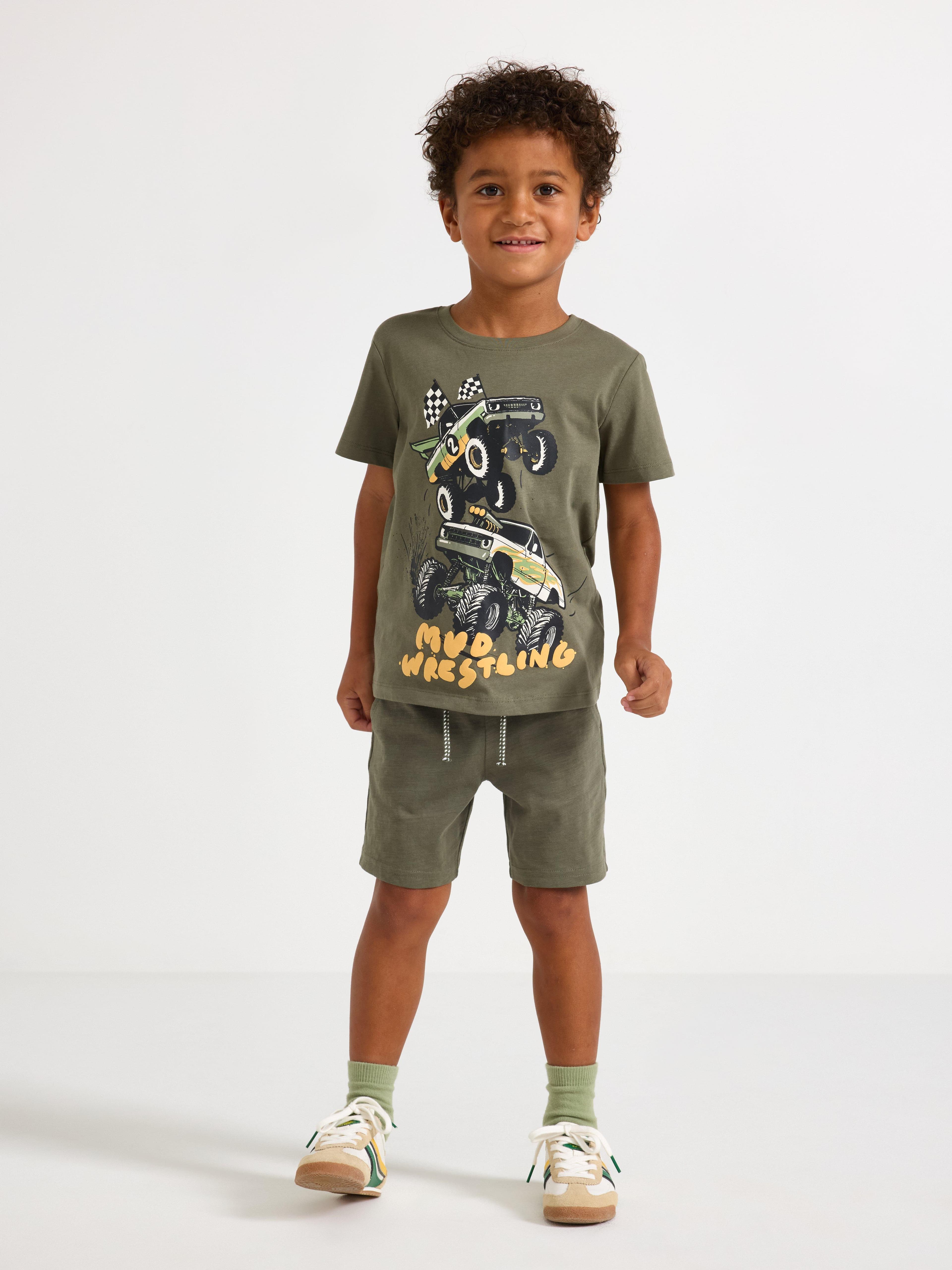 Mellomlange shorts