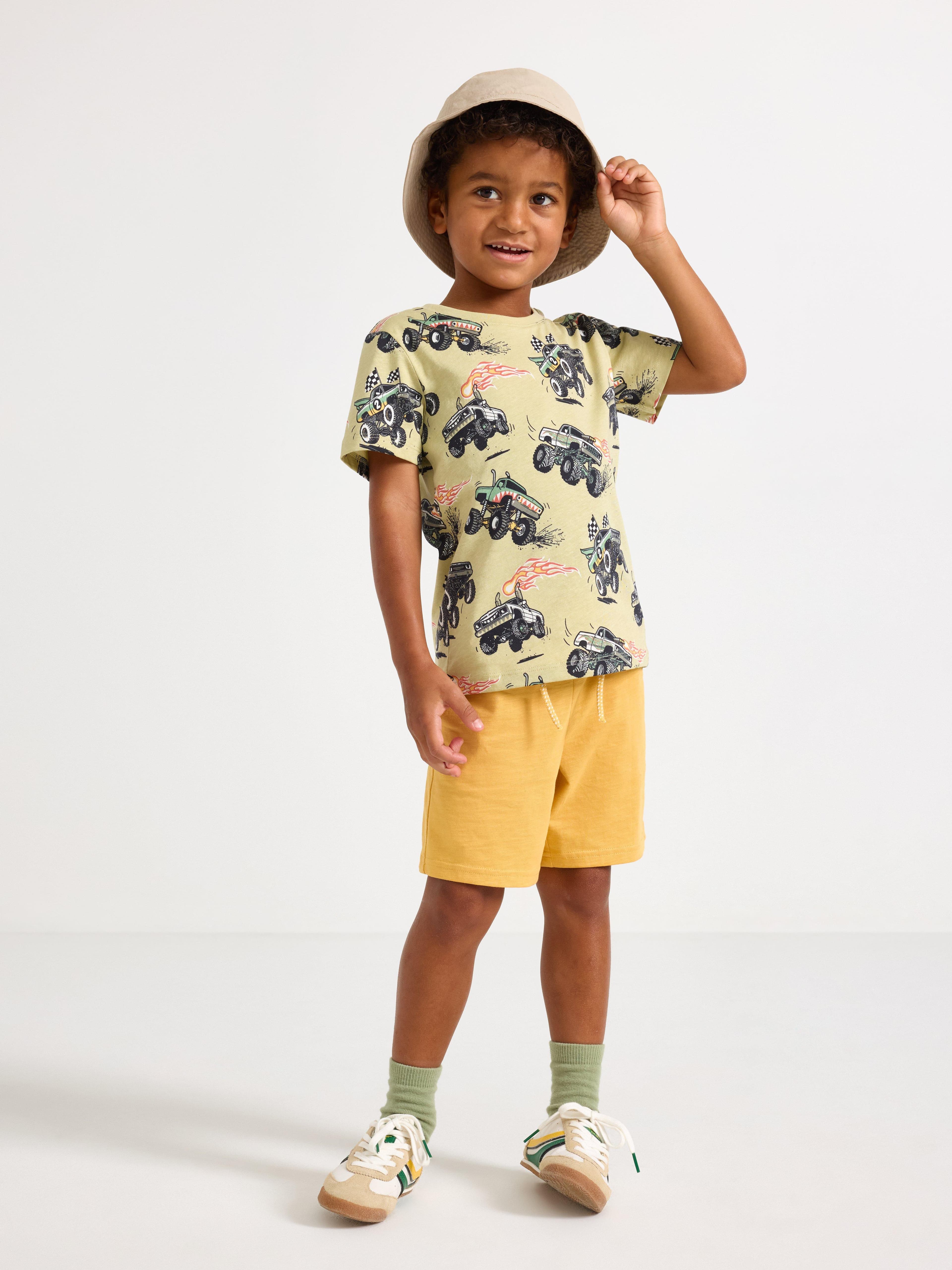 Mellomlange shorts
