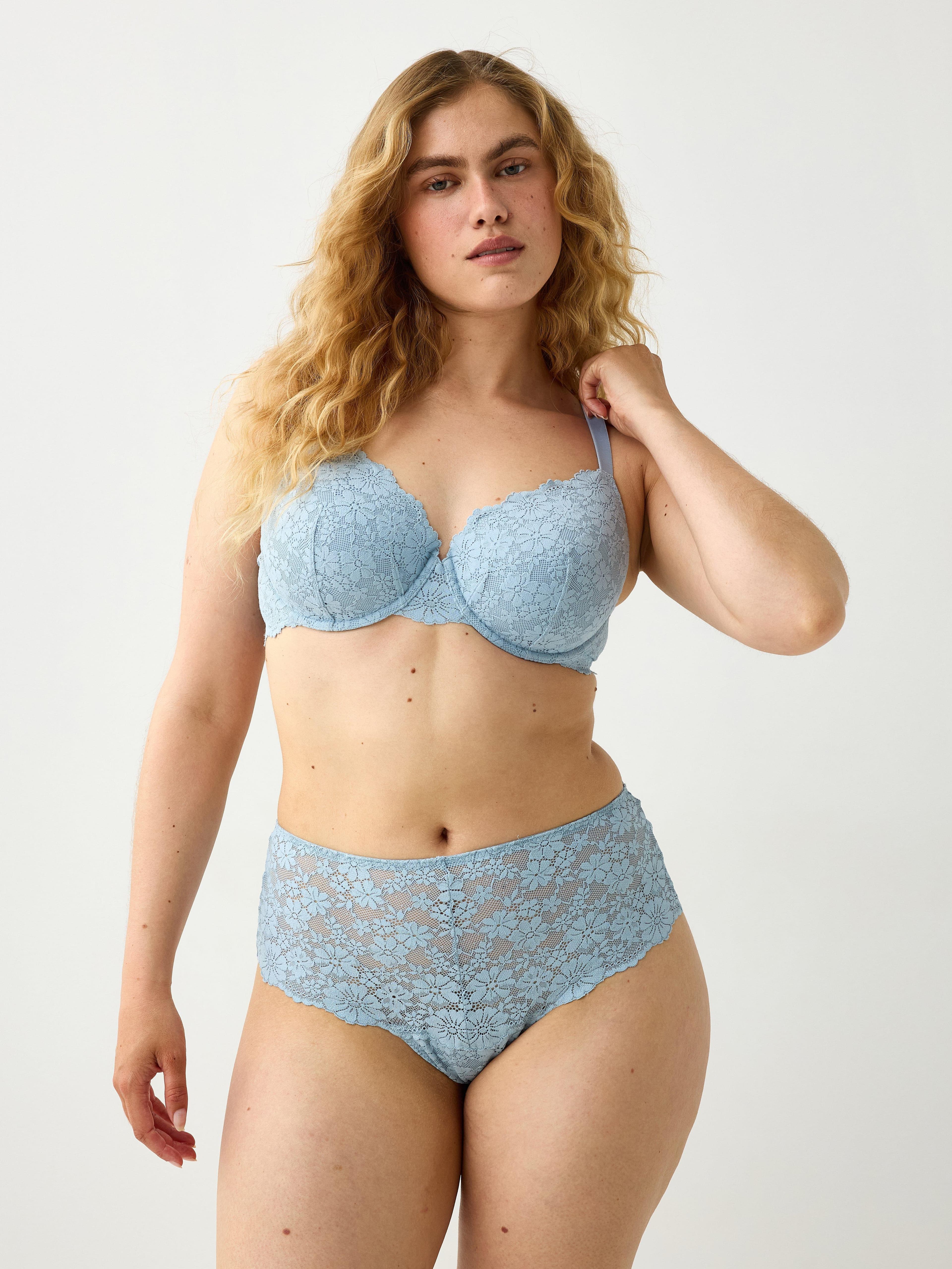 Brazilian truse i blonde