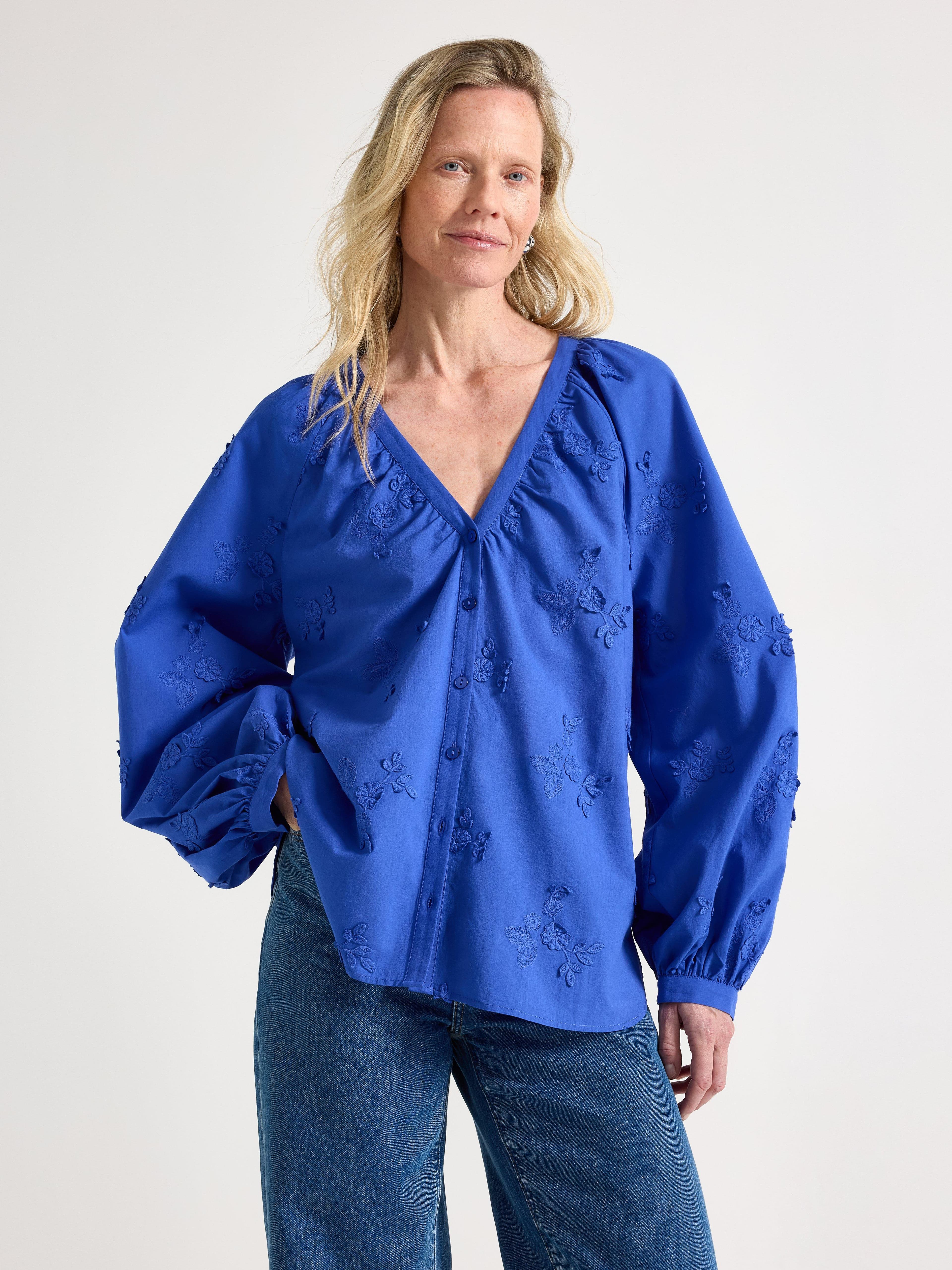 Brodert bluse