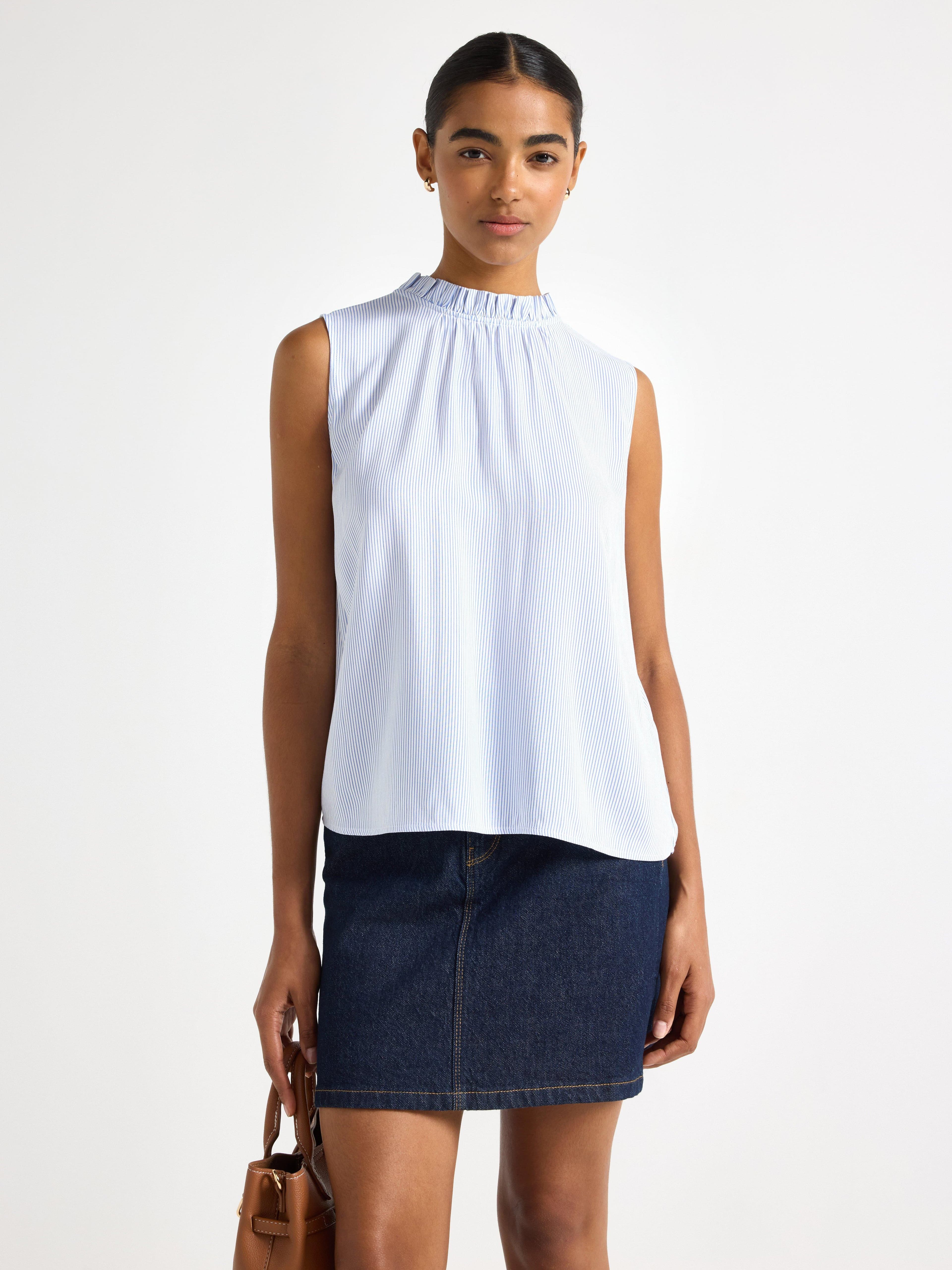 Ermløs bluse