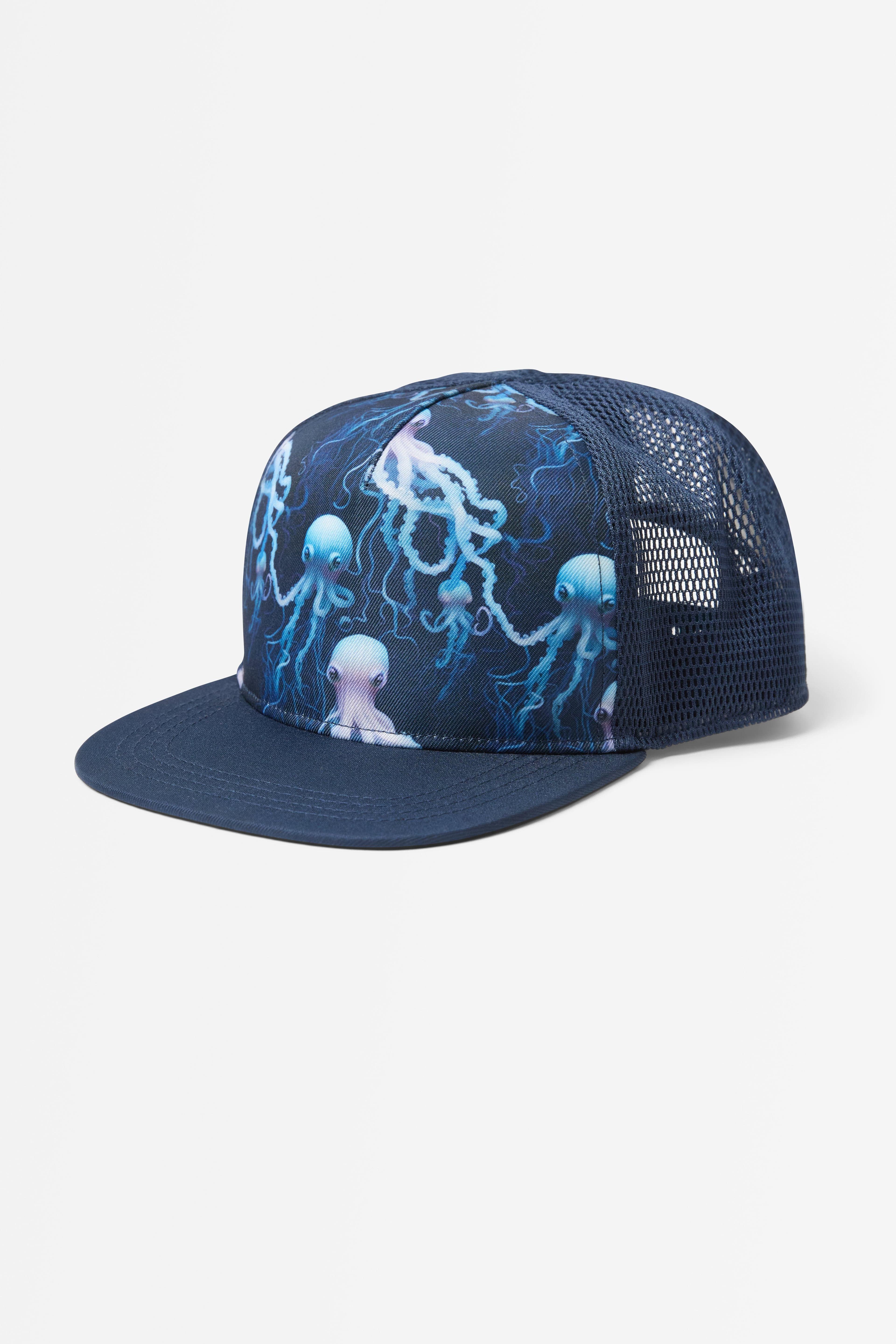 Caps