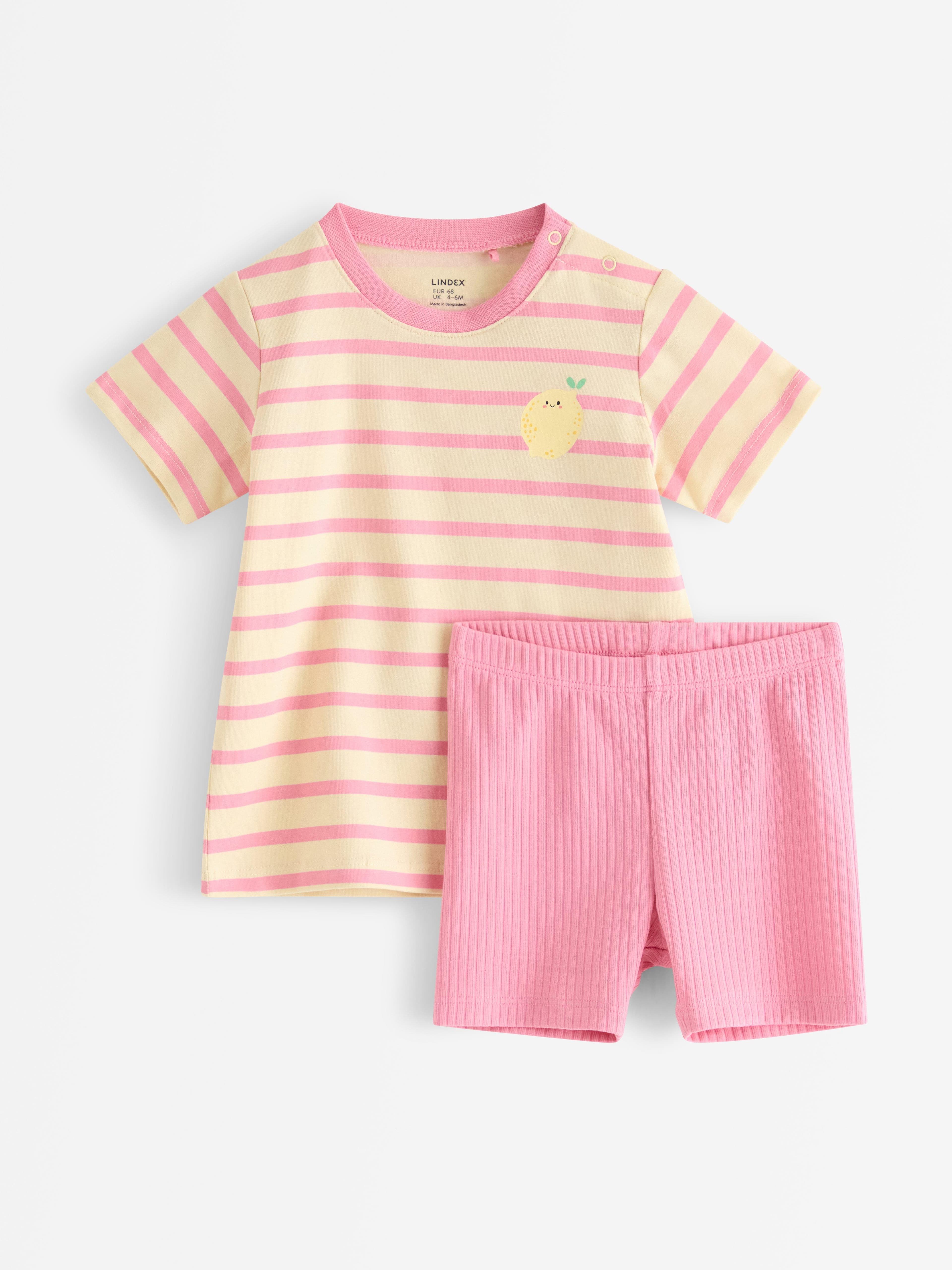 Sett med topp og sykkelshorts