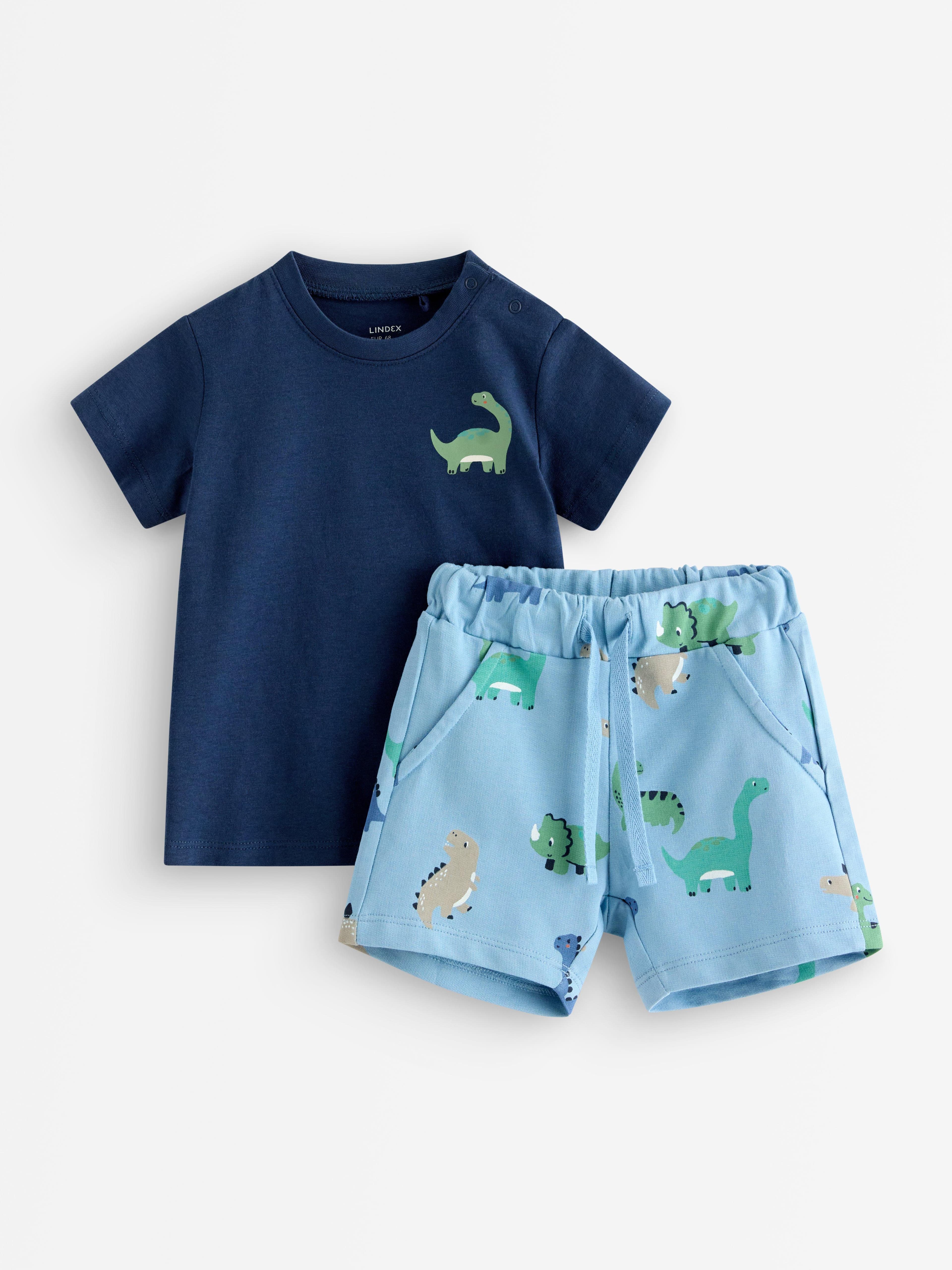 Sett med topp og shorts