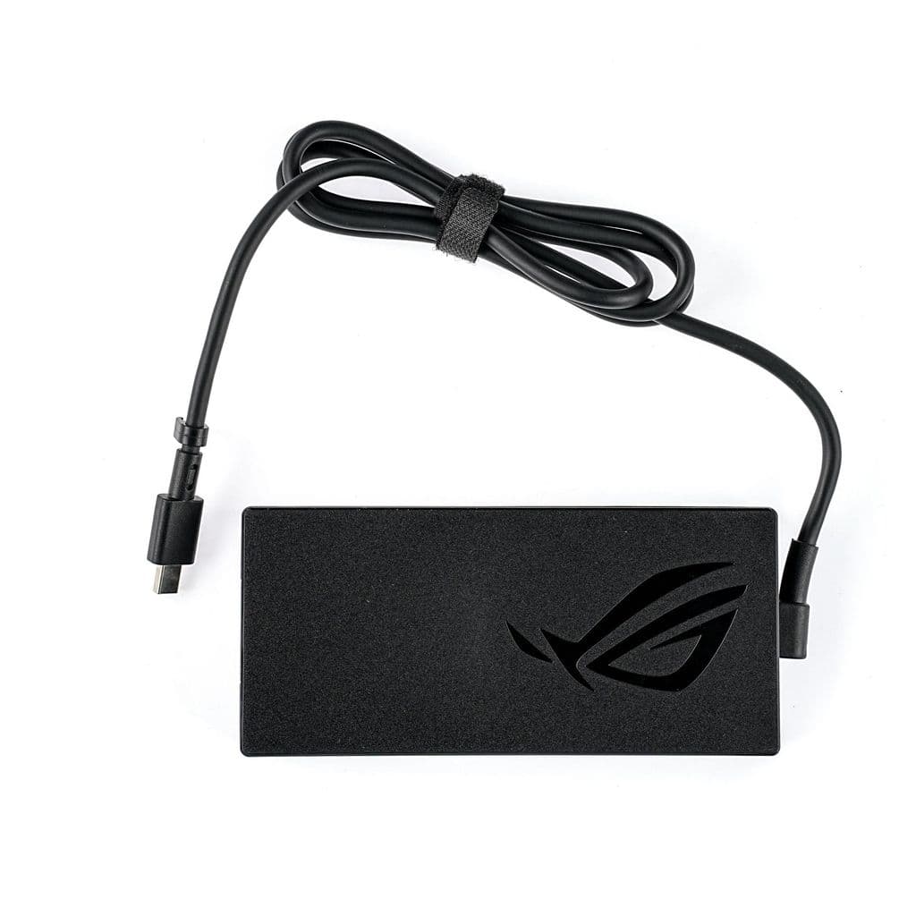 Asus AC Adapter 240W 20V 3P Rektangulär C14