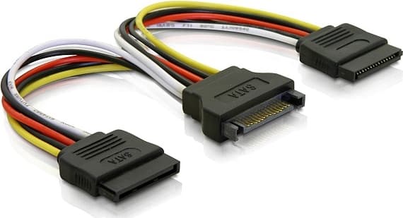 DELTACO Y-strømadapter for 15-pins SATA-strøm, 10 cm