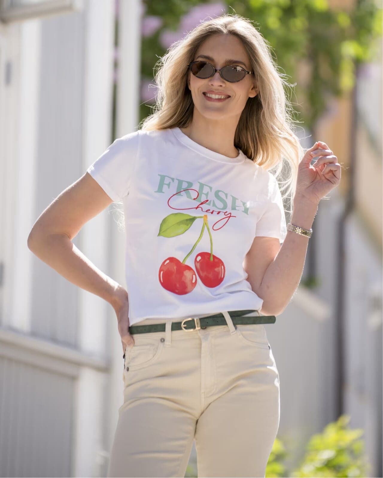 FLOYD T-skjorte Dina Cherry, XS, FLOYD T-skjorte Hvit XS