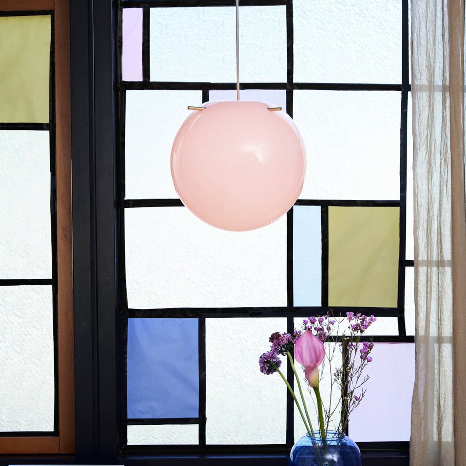 Koi pendellampe Ø32 Opal Rose/Messing - FRANDSEN - Stue - Design - Glass - Med en lyskilde