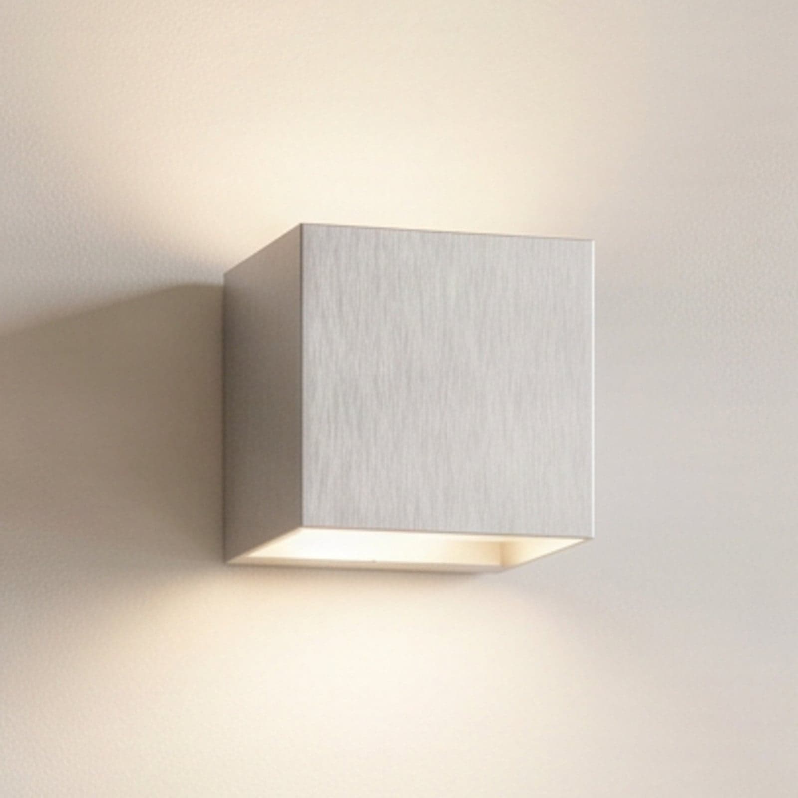Zuzana Vegglampe Square Alu - Arcchio - Stue - Moderne - Aluminium - Kantet