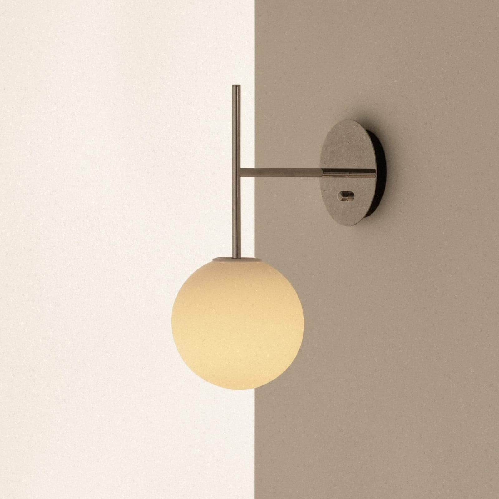 TR Bulb Suspended vegglampe, grå/hvit - Audo Copenhagen - Stue - Design - Glass - Kule