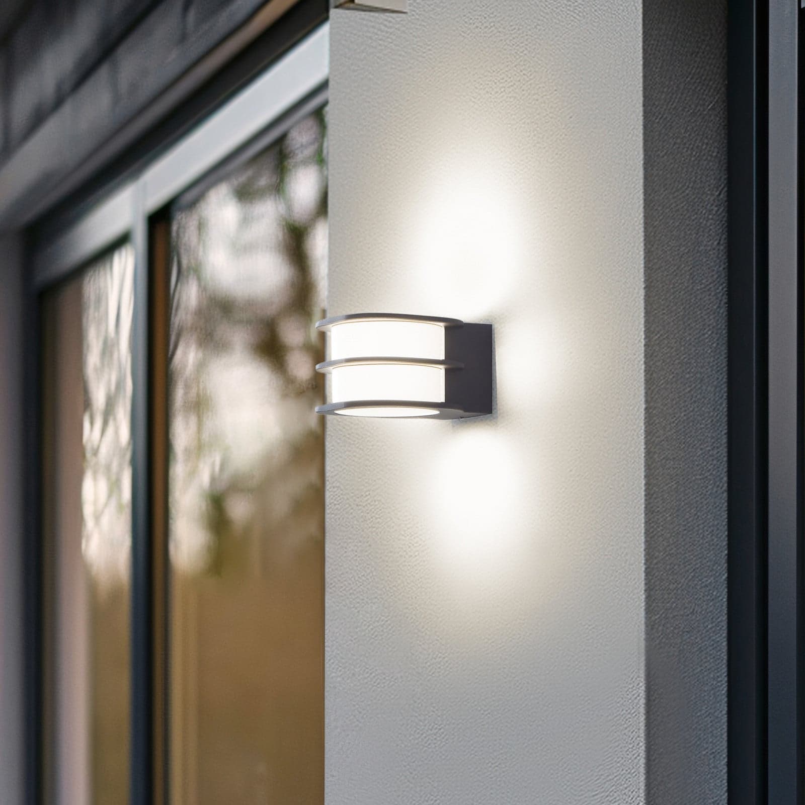 Fyra Round LED Smart Utendørs Vegglampe Grå - Lindby - Balkong - Moderne - Aluminium - Plafond