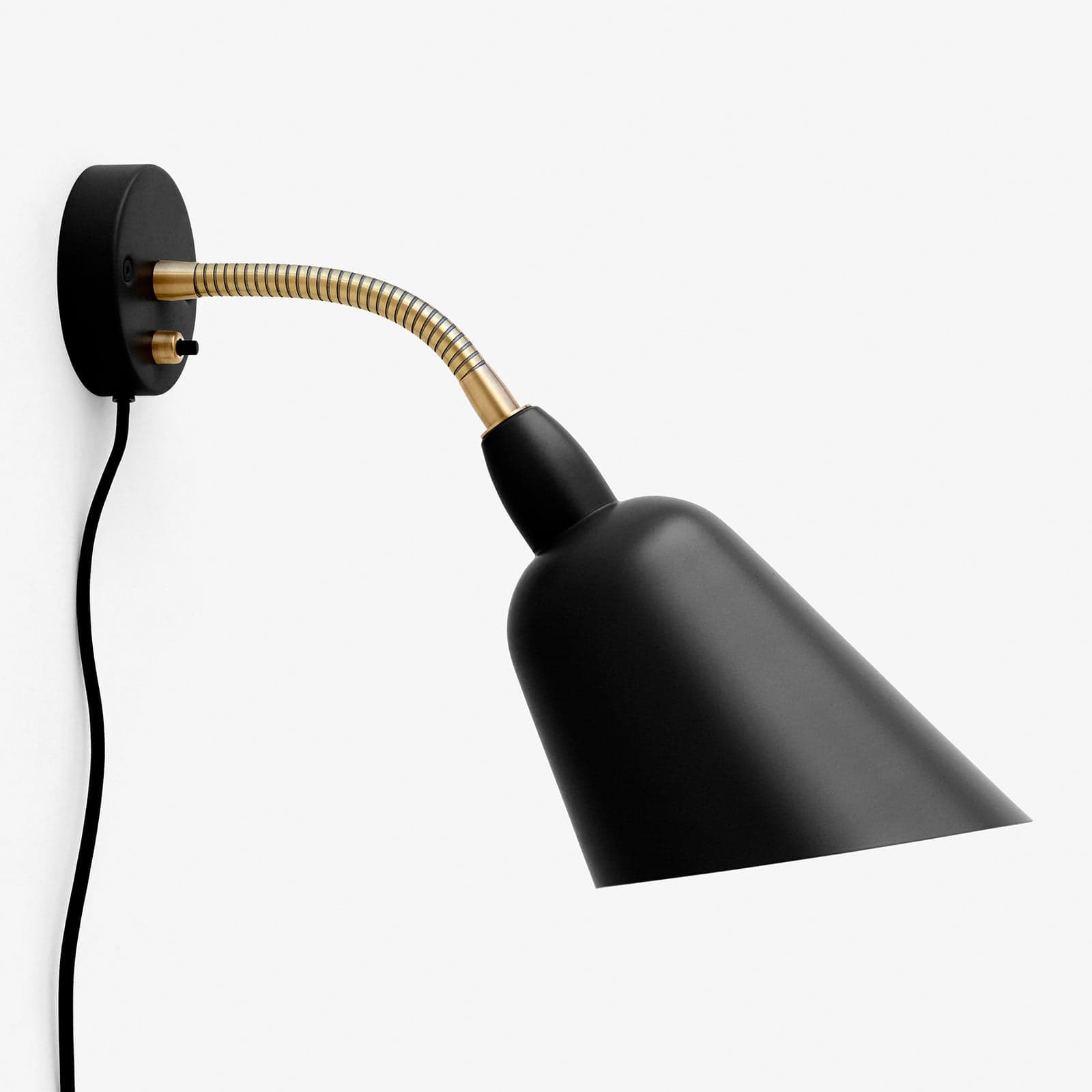 Bellevue AJ9 vegglampe svart/messing - &Tradition - Stue - Design - Metall - Med en lyskilde
