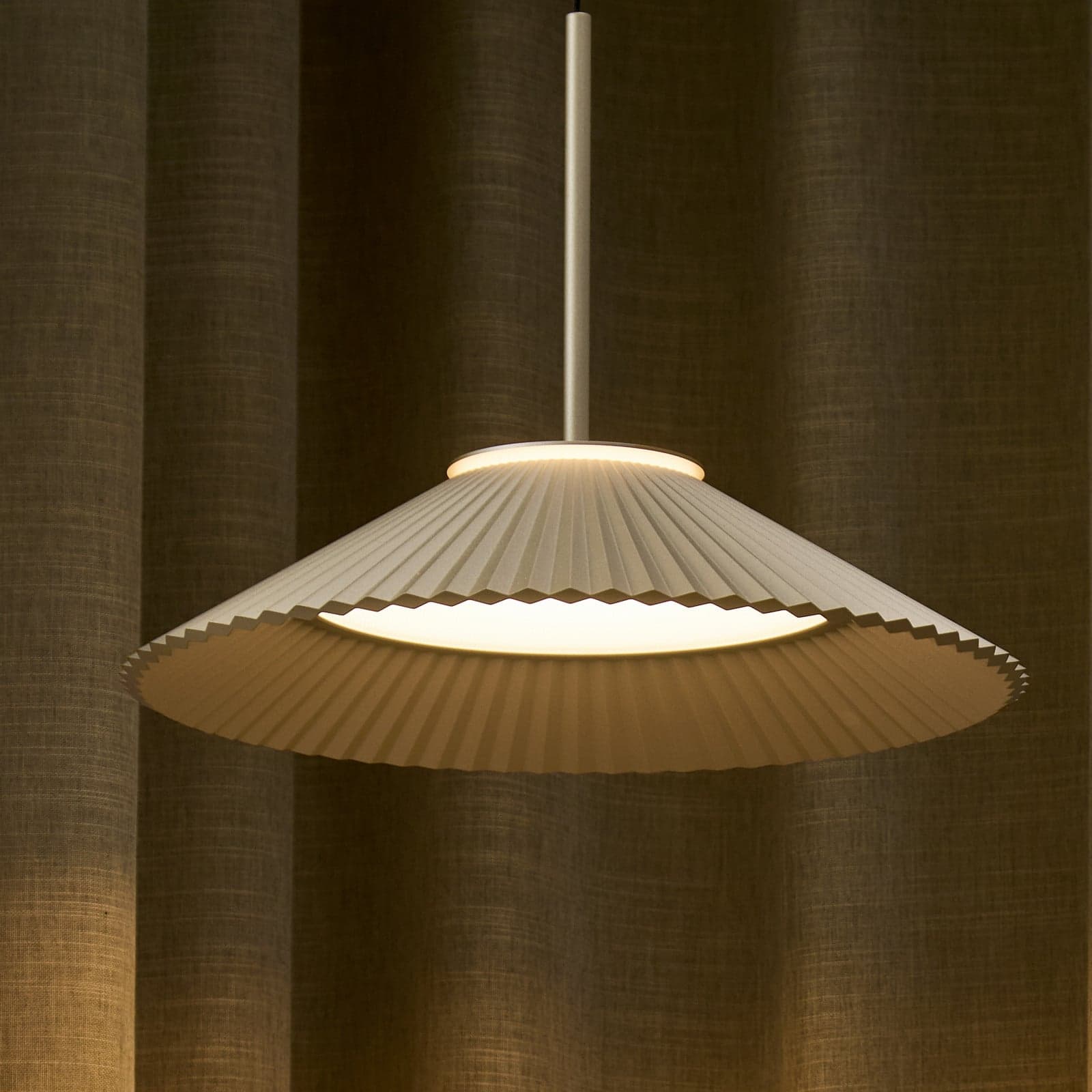 Ballerina LED-hengelampe, kremfarget, Ø 35 cm – LOOM DESIGN - Stue - Moderne - Aluminium - Med en lyskilde