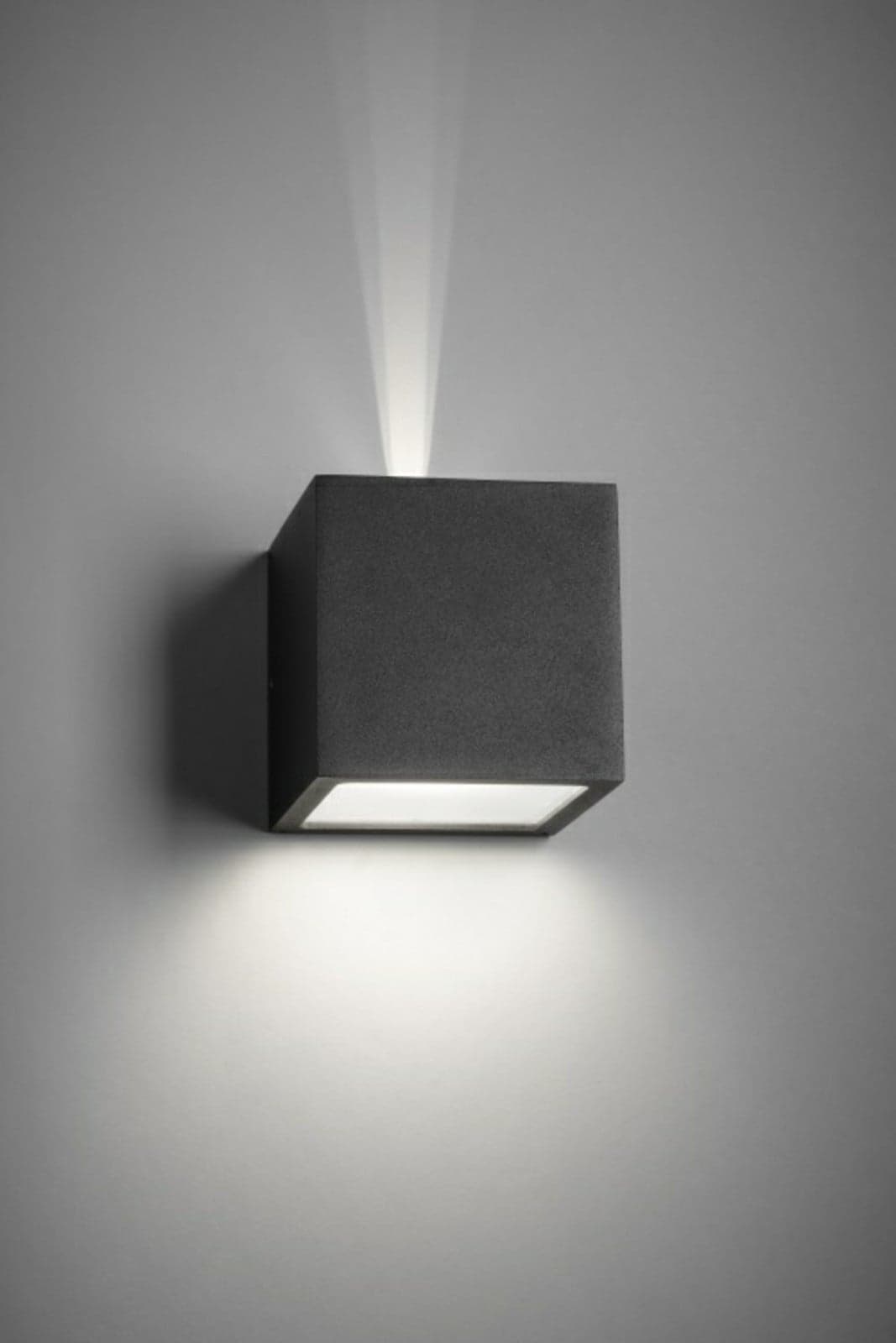 Cube LED-utendørs vegglampe XL, svart, opp/ned - Light-Point - Terrasse - Aluminium