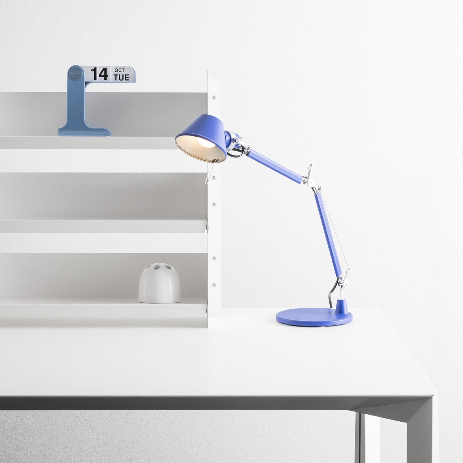Tolomeo Micro bordlampe blå - Artemide - Arbeidsrom / kontor - Design - Metall - Med en lyskilde