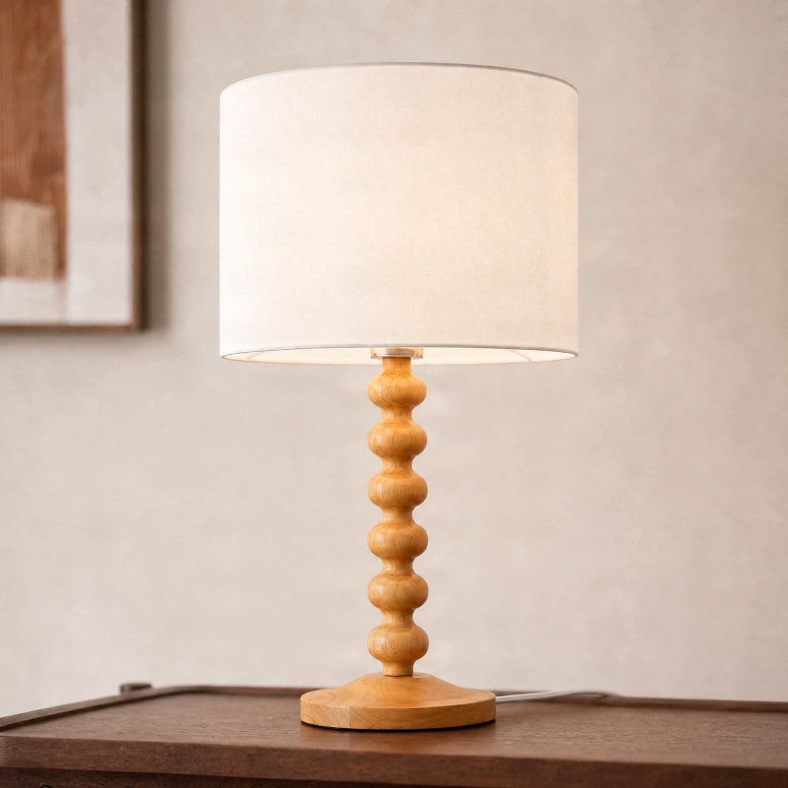 Karlie bordlampe, hvit, tre, høyde 45 cm, E27 – Lucande