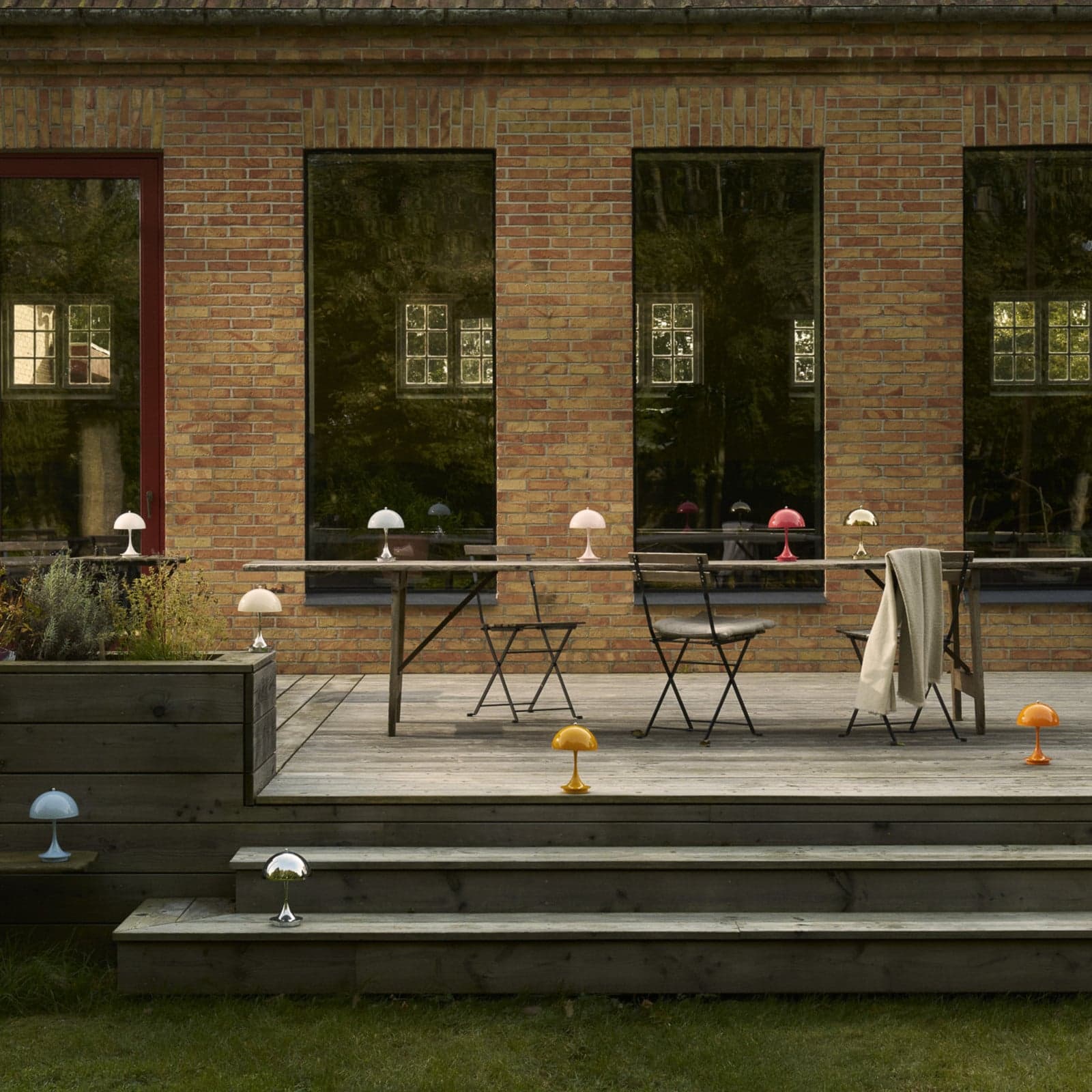 Panthella 160 PORTABLE V3 batterilampe High Lustre Chrom Plated - Louis Poulsen - Balkong - Design - Plast - Med en lyskilde