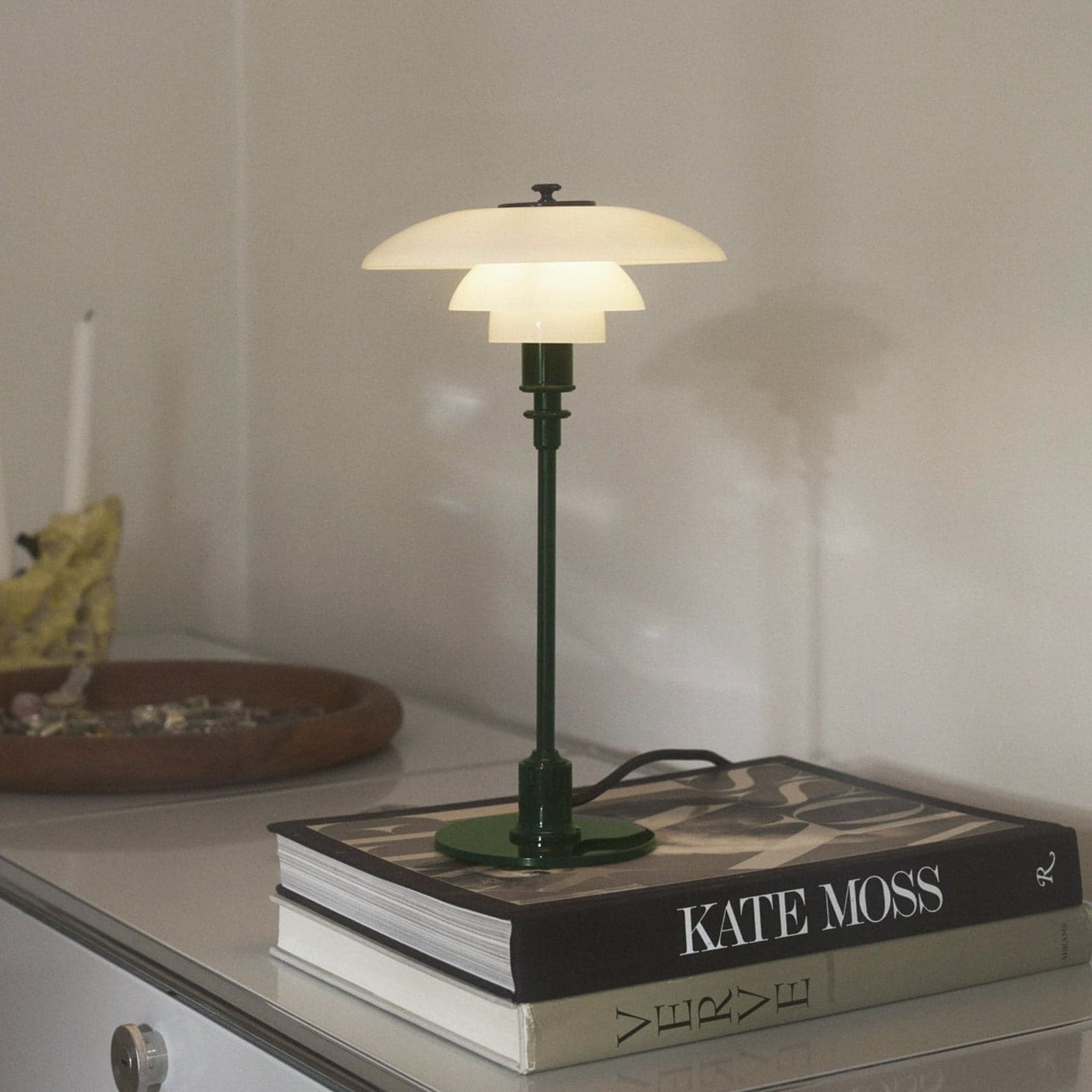 PH 2/1 bordlampe, mørkegrønn, Ø 20 cm – Louis Poulsen - Stue - Design - Glass - Med skjerm