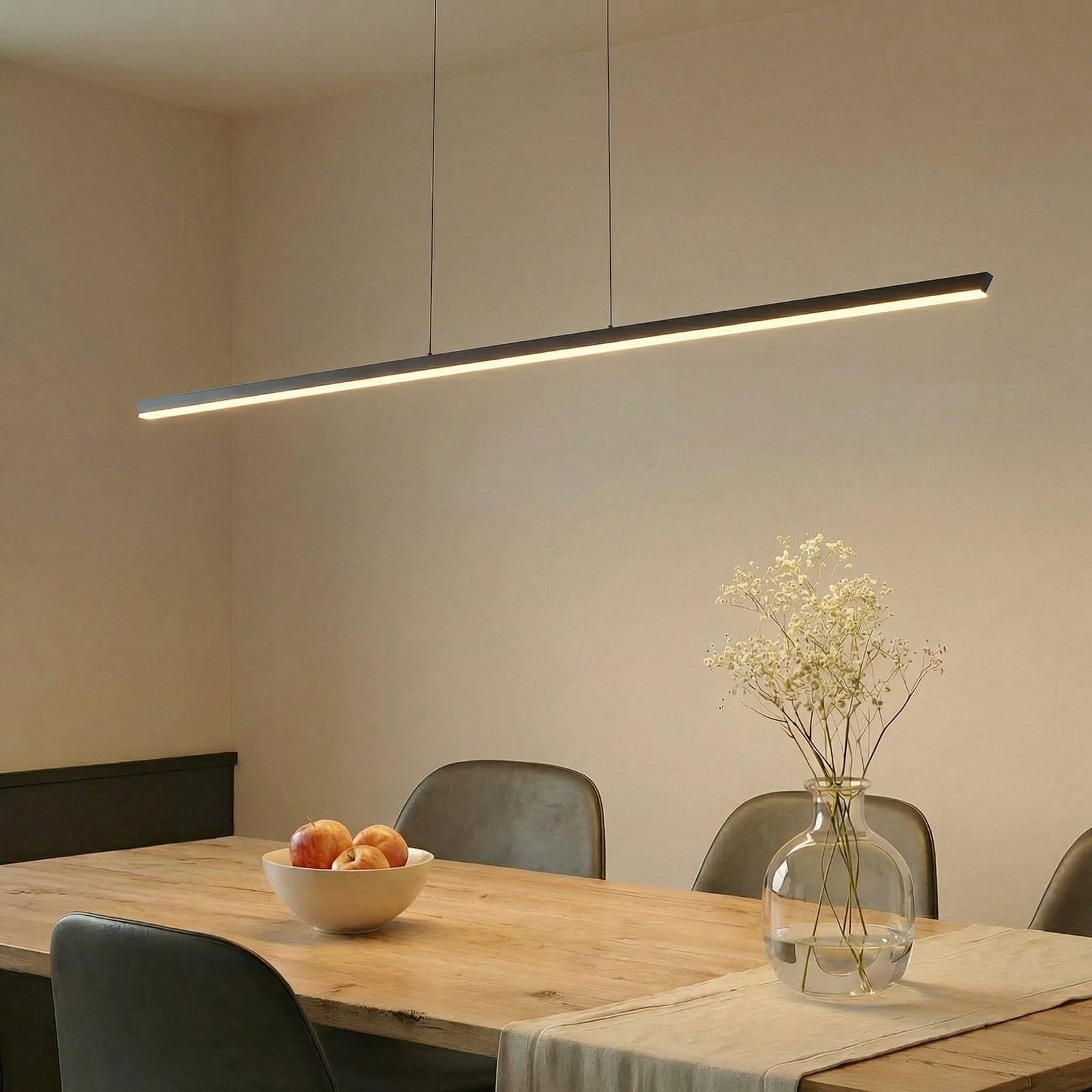 Solvar LED-hengelampe, svart, 158 cm, CCT, dimbar - Lucande - Stue - Moderne - Metall - Lineær