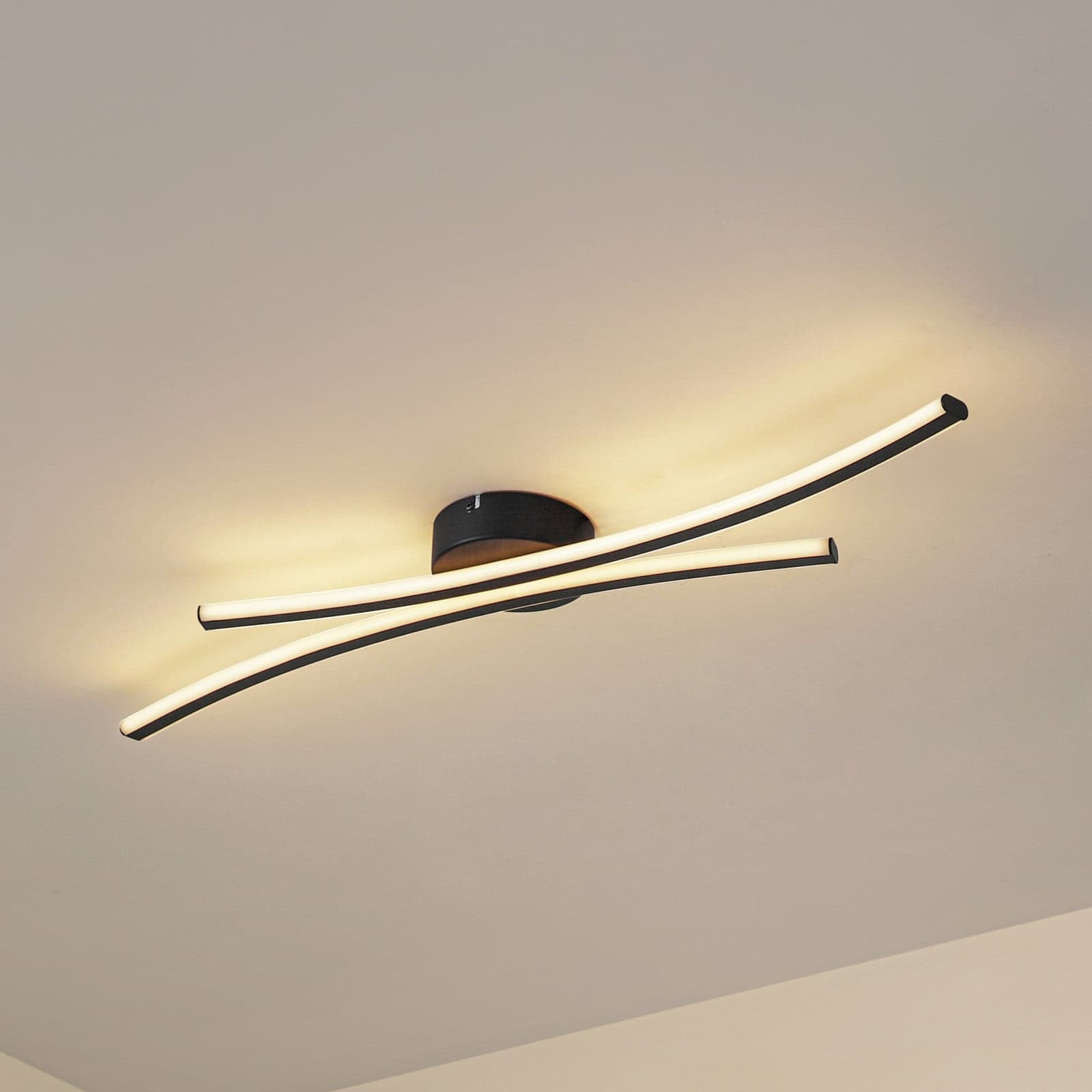 Ravion LED-taklampe, 90 cm, svart, 3000 K – Lindby - Stue - Moderne - Aluminium