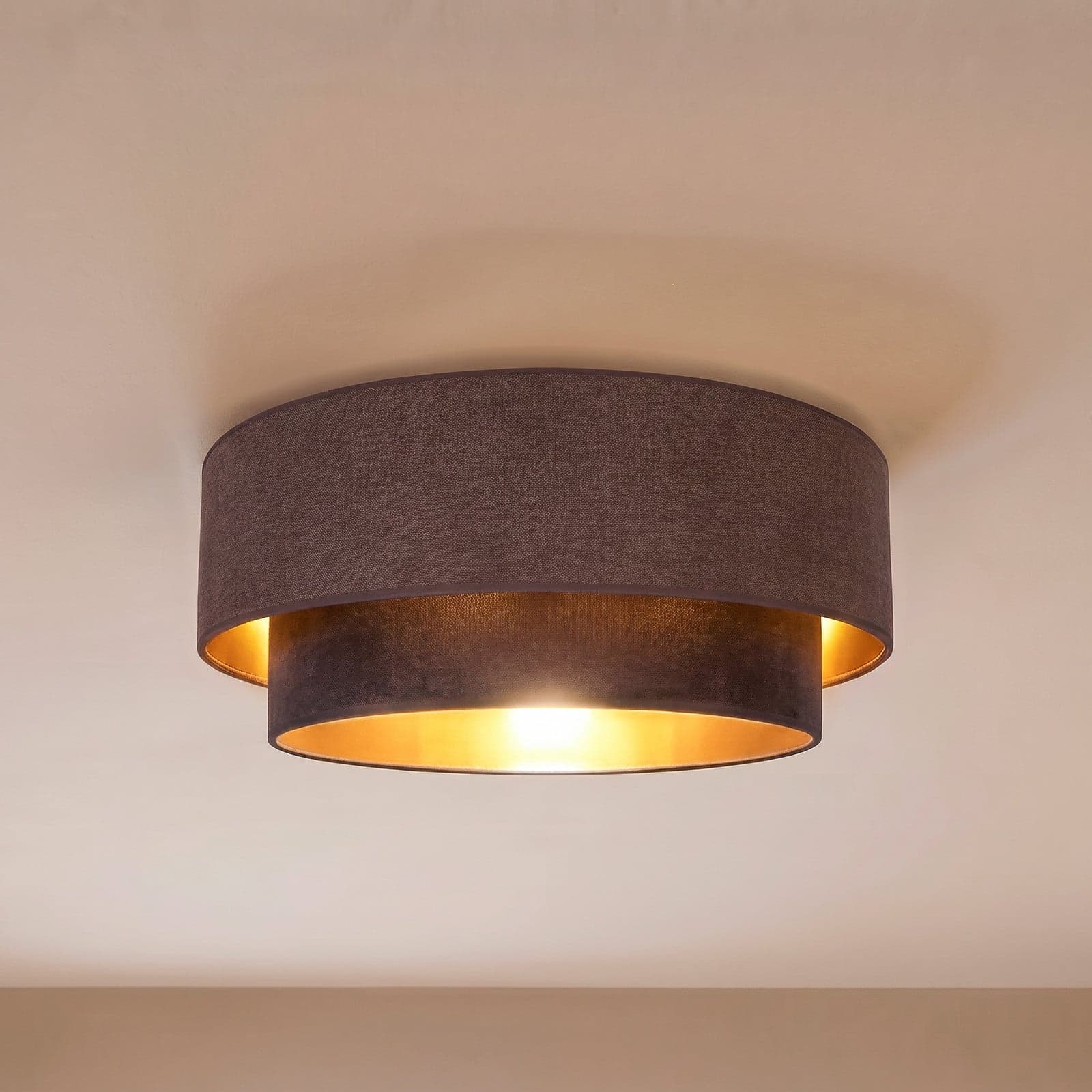 Boho-taklampe, brun/gull, Ø 60 cm, tekstil, E27 – Duolla - Entré - Ungdommelig - Stoff / Tekstil - Plafond