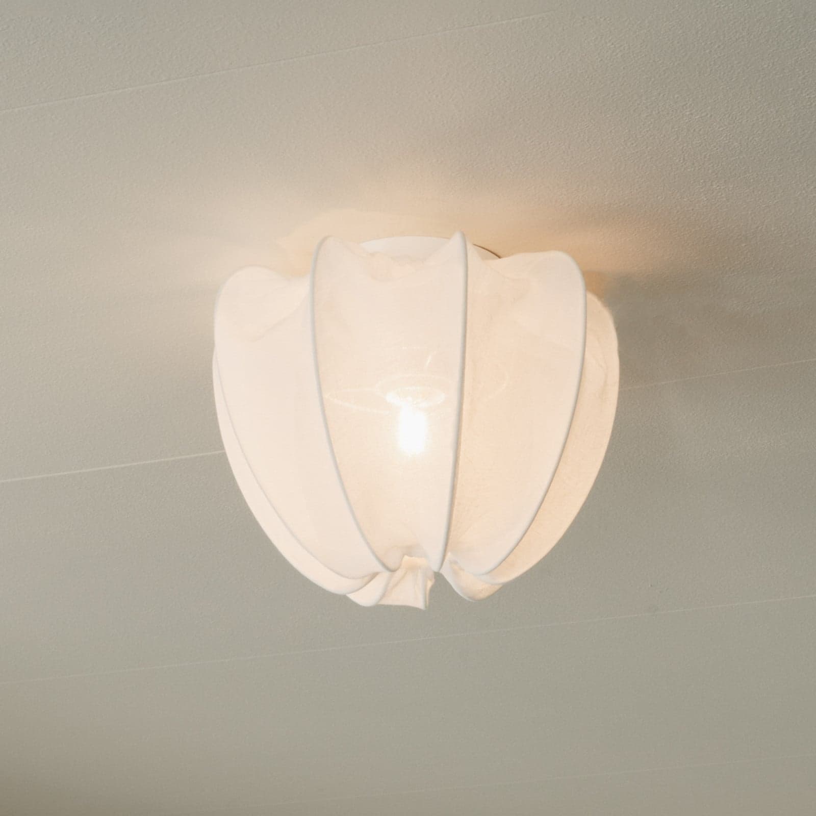 Anna taklampe, hvit, lin, Ø 30 cm - Watt & Veke - Soverom - Design - Stoff / Tekstil