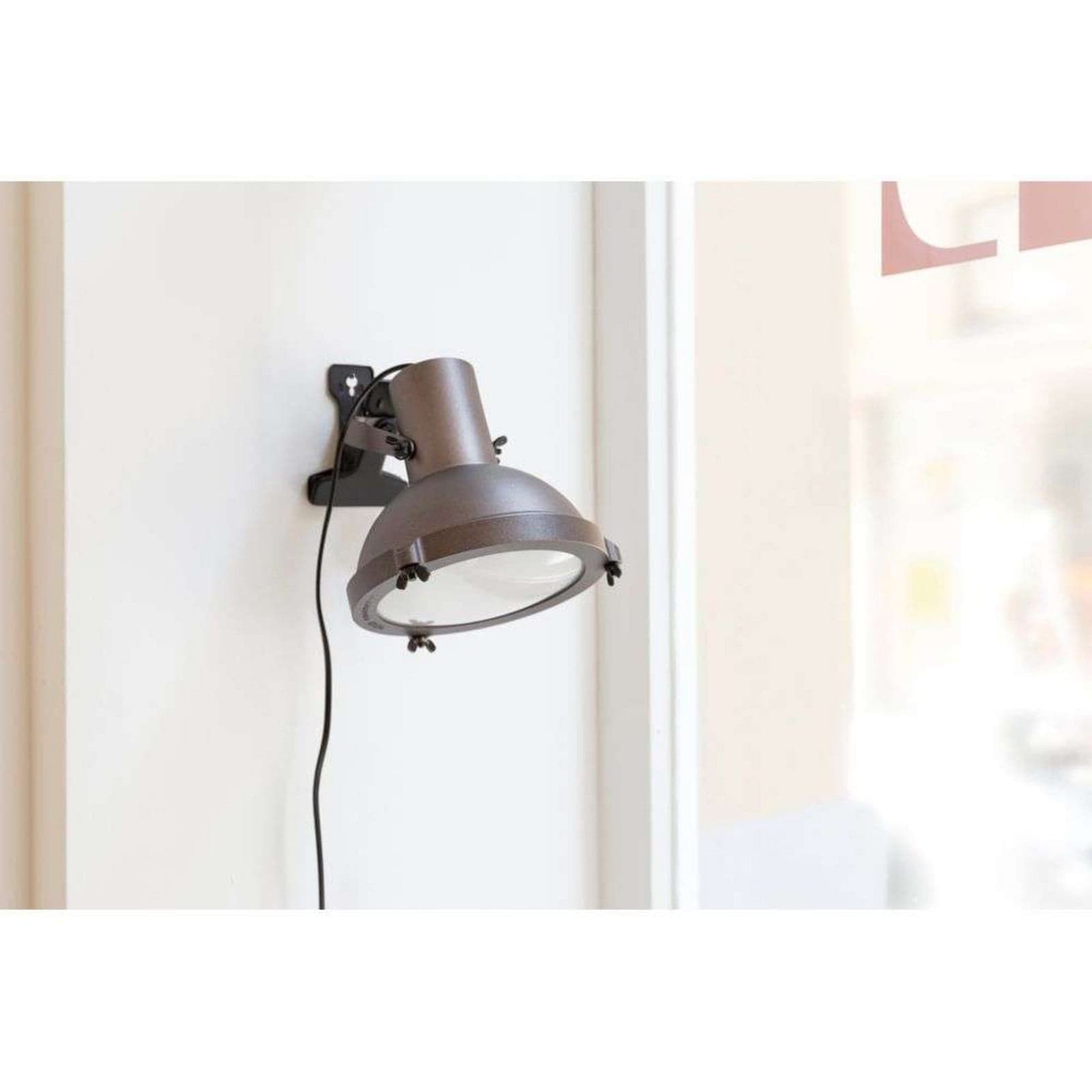Projecteur 165 Vegg-/Bordlampe Mocca - Nemo Lighting - Kjøkken - Industriell - Aluminium