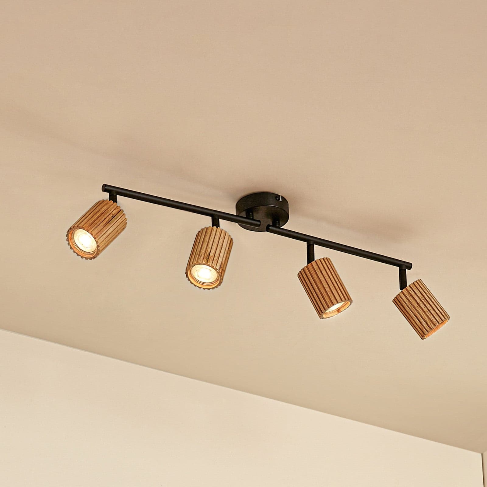 Stralino downlight med 4 lyskilder, lengde 60 cm, tre - Lindby - Entré - Moderne - Med flere lyskilder