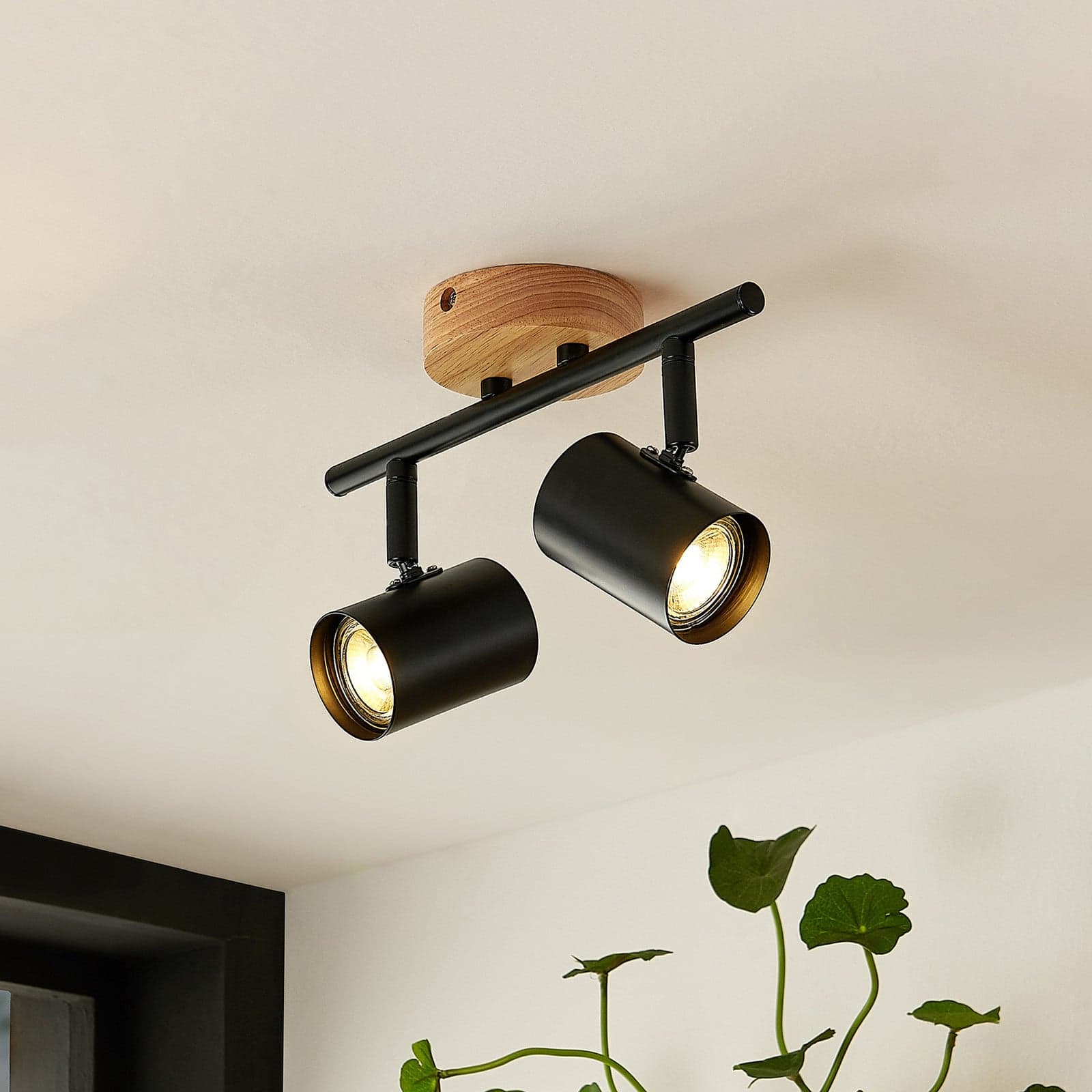 Xiomara 2 Taklampe Black/Light Wood - Lindby - Stue - Moderne - Metall - Med flere lyskilder