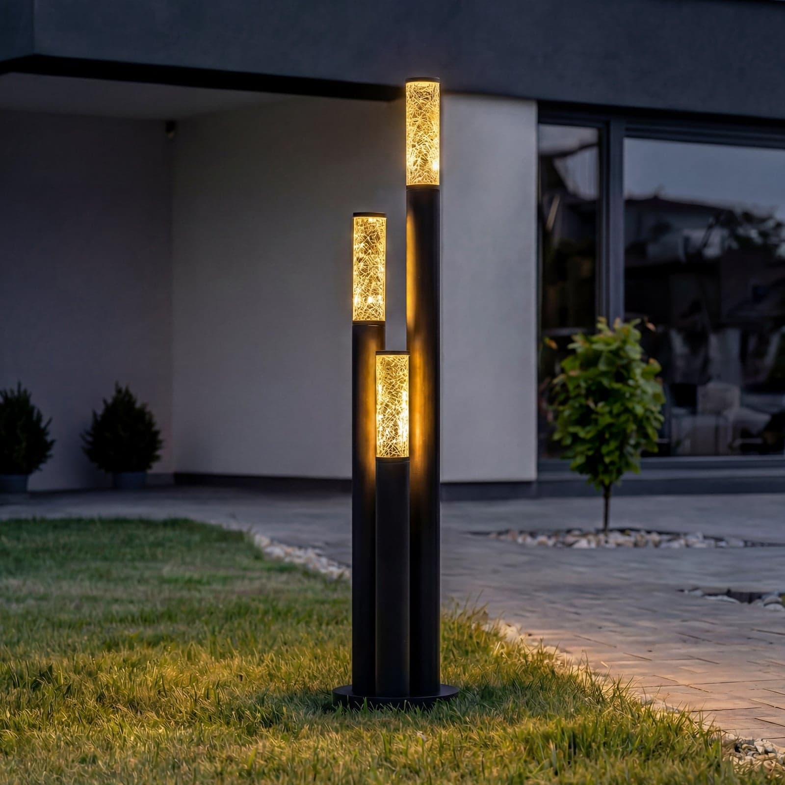Gavros veilampe, 3 lyskilder, 132 cm, trykkstøpt aluminium – Lindby - Terrasse - Moderne - Med flere lyskilder
