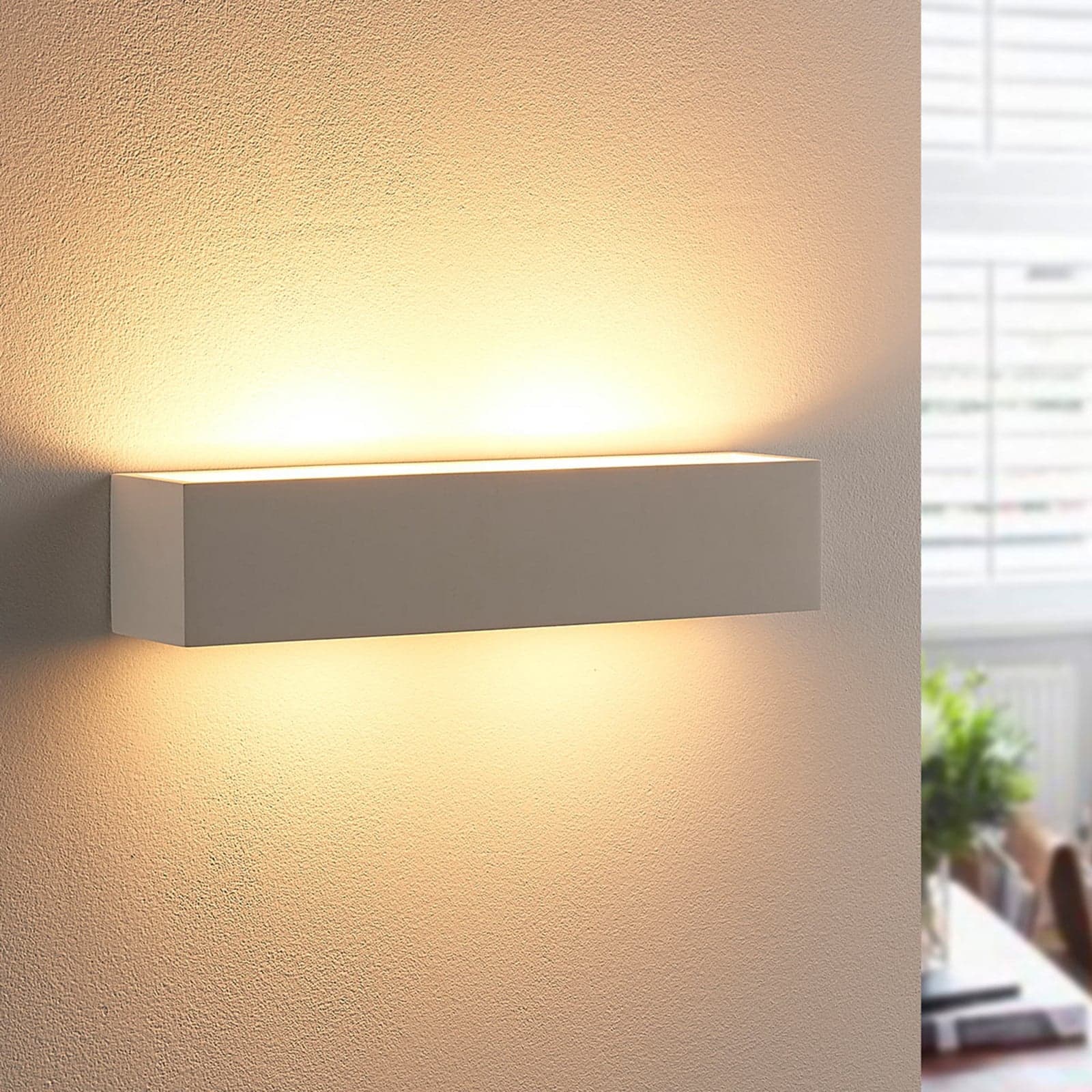 Tjada 35 Vegglampe White - Lindby - Stue - Moderne - Gips / Leire - Kantet