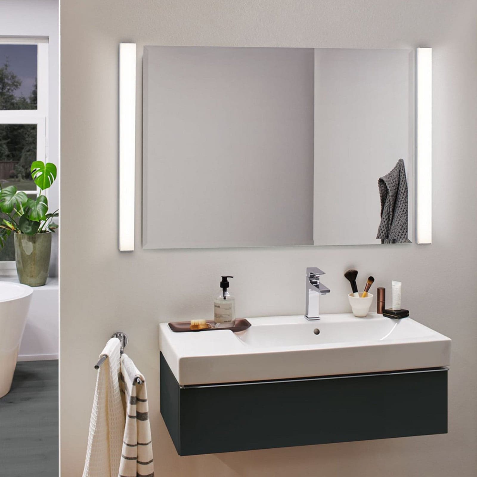 Tova LED Vegglampe TW 8,7W IP44 Dim. Krom/Hvit - Paulmann - Bad - Moderne - Metall - Kantet