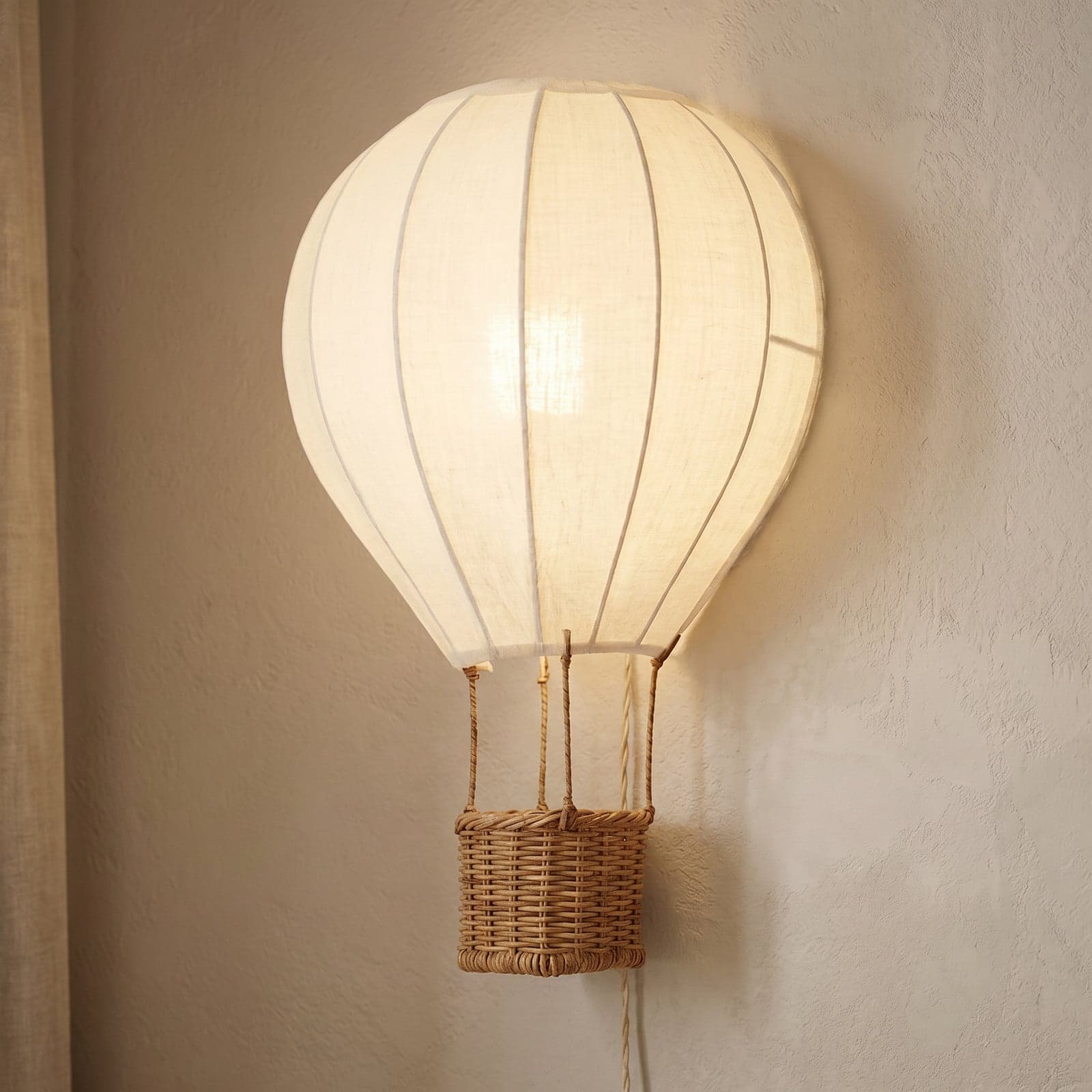 Aeris vegglampe for barn, høyde 44 cm, tekstil/rotting, beige, E27 – Lindby - Barnerom - Stoff / Tekstil - Med en lyskilde