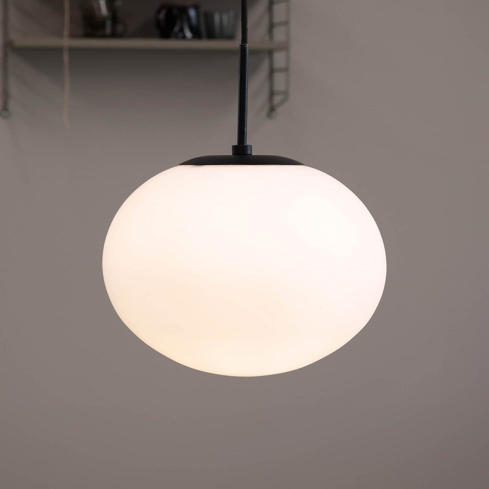 Princess Pendel Opal/Black - Dyberg Larsen - Stue - Design - Glass - Med skjerm
