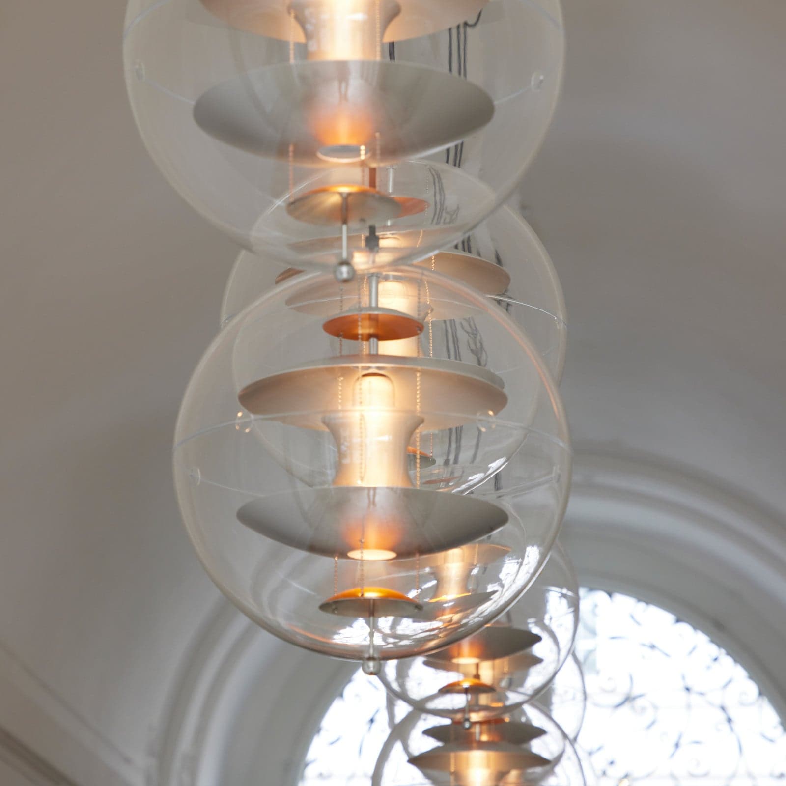 VP Globe 40 pendellampe, gjennomsiktig/blå, Ø40 cm – VERPAN - Stue - Design - Plast - Med en lyskilde