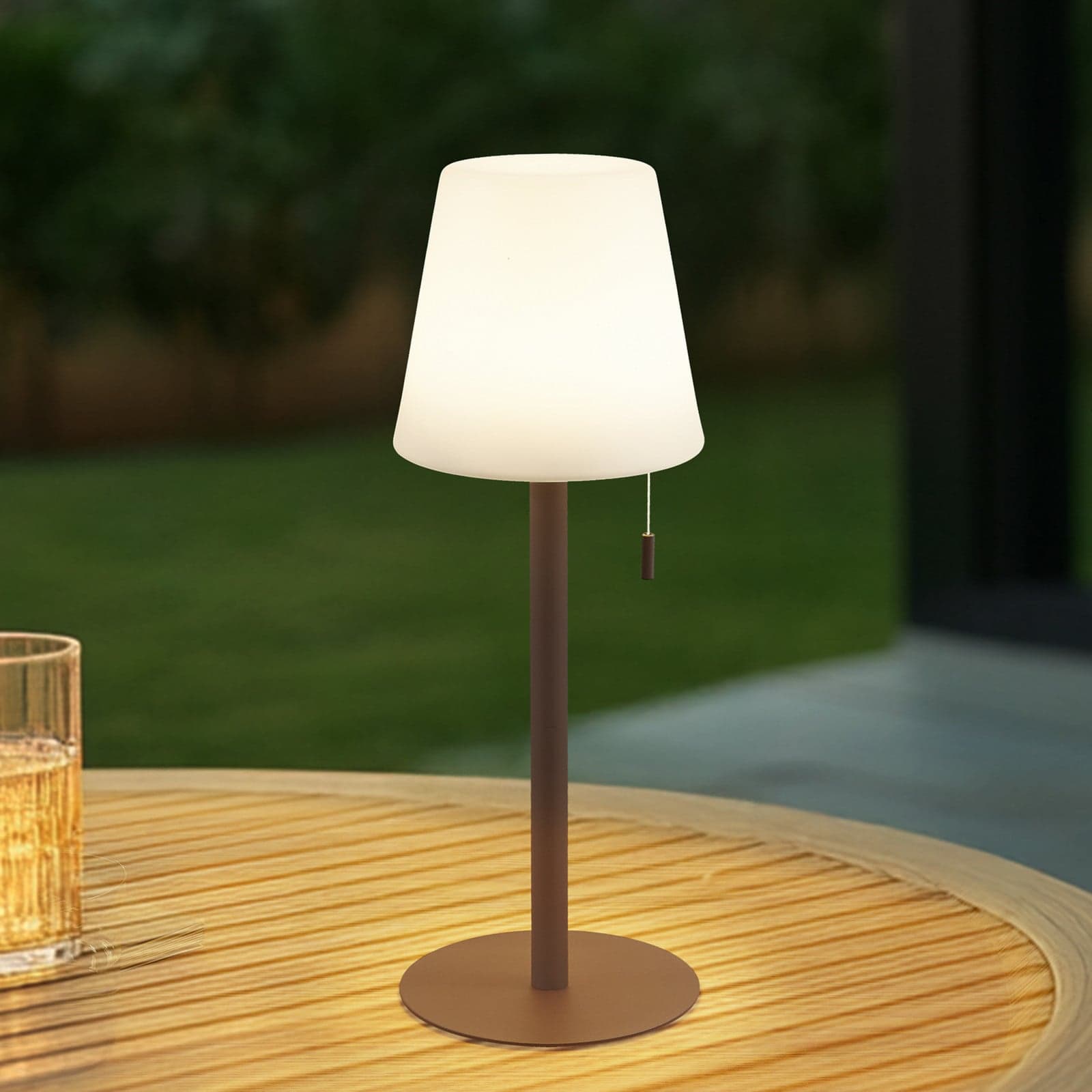 Azalea LED Portable Bordlampe IP44 Hvit/Svart - Lindby - Balkong - Moderne - Aluminium - Med skjerm