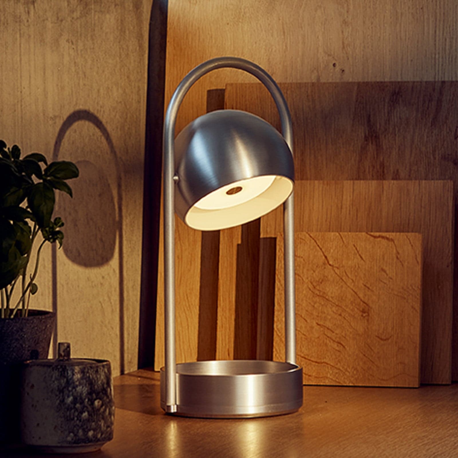 Ball Portable LED-bordlampe med batteri - FRANDSEN - Stue - Metall - Med en lyskilde