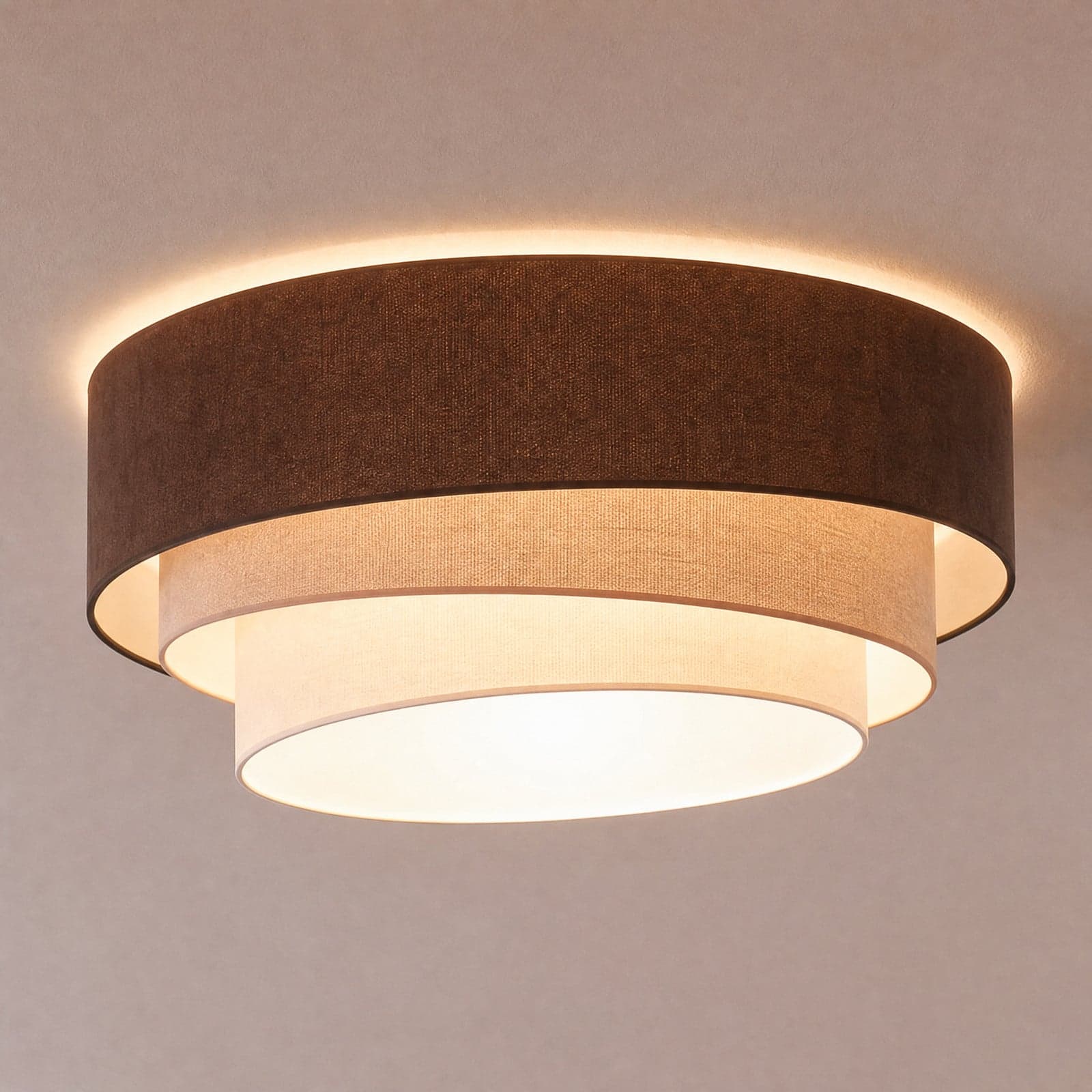 Trio taklampe, brun/beige, Ø 60 cm, tekstil, E27 – Duolla - Kjøkken - Ungdommelig - Stoff / Tekstil - Med flere lyskilder