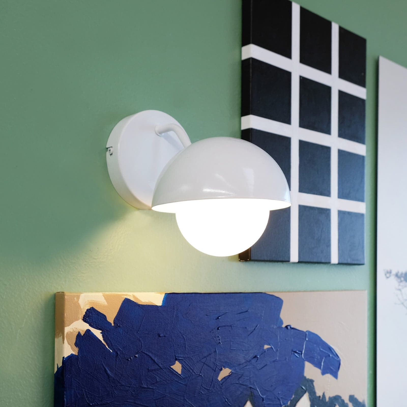 Rose vegglampe White - Dyberg Larsen - Stue - Design - Metall - Med en lyskilde