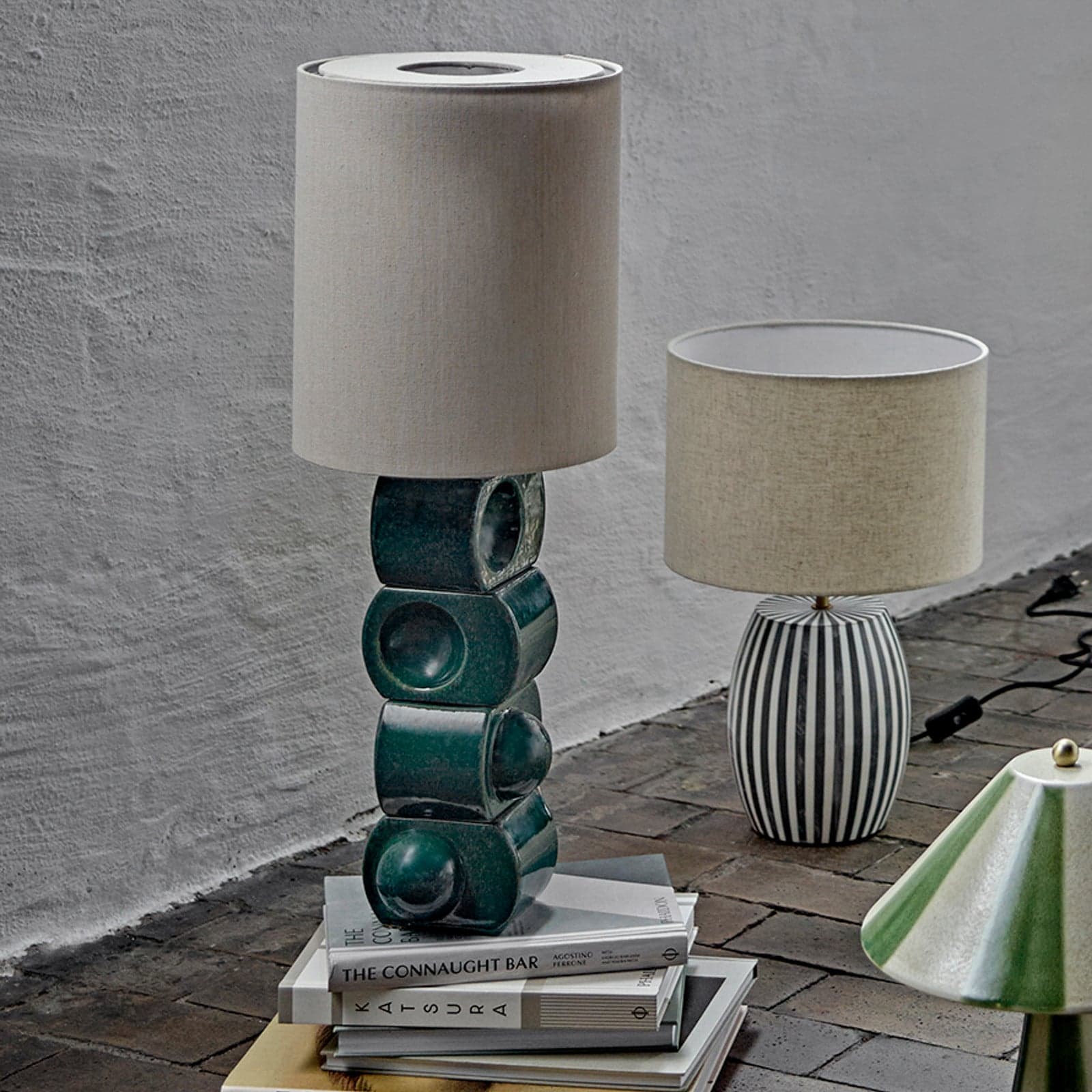 Brady bordlampe, krem/grønn, høyde 68 cm – Bloomingville - Soverom - Skandinavisk - Keramikk - Med skjerm