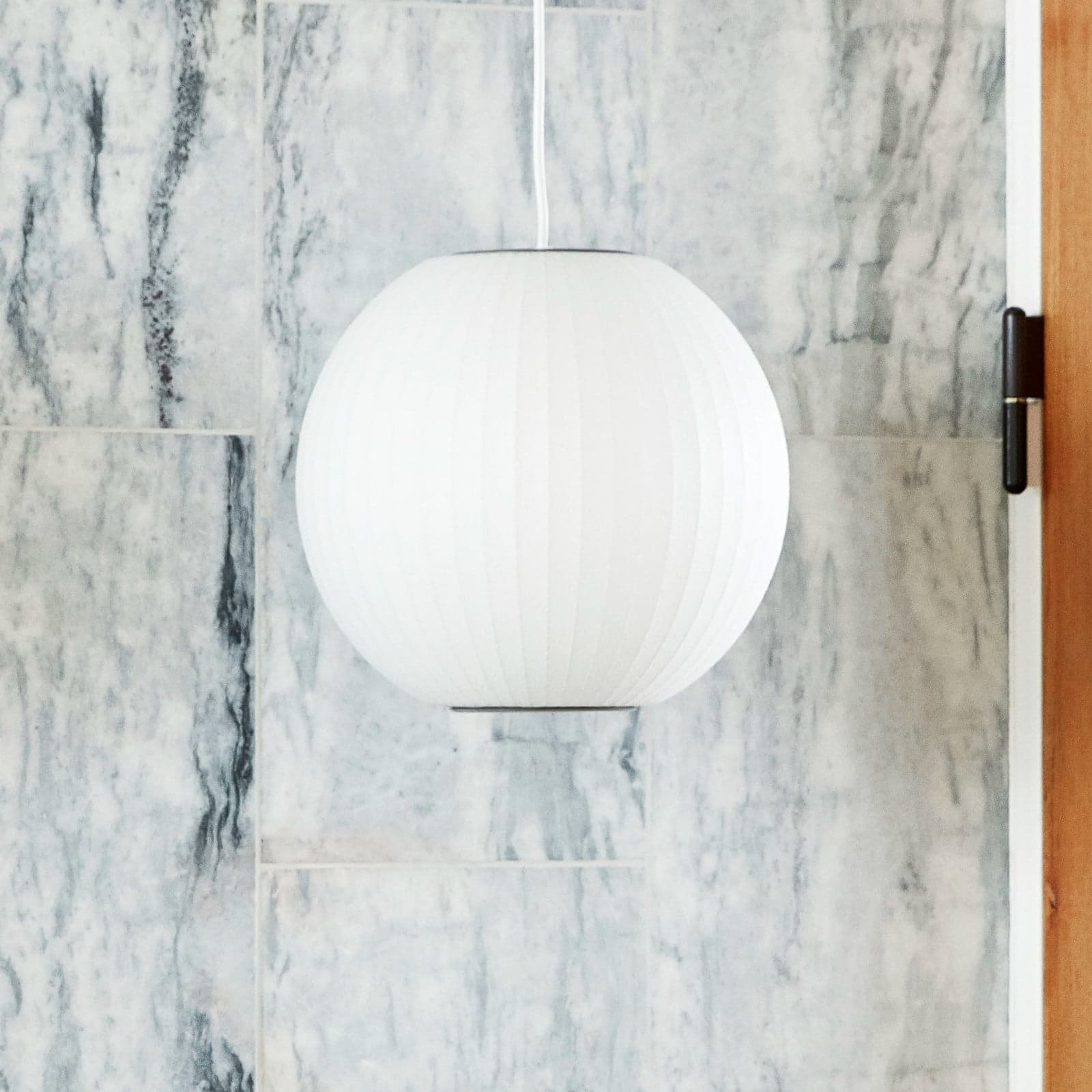 Nelson Ball Bubble Pendel S Off-White - Herman Miller HAY - Stue - Design - Plast - Med en lyskilde
