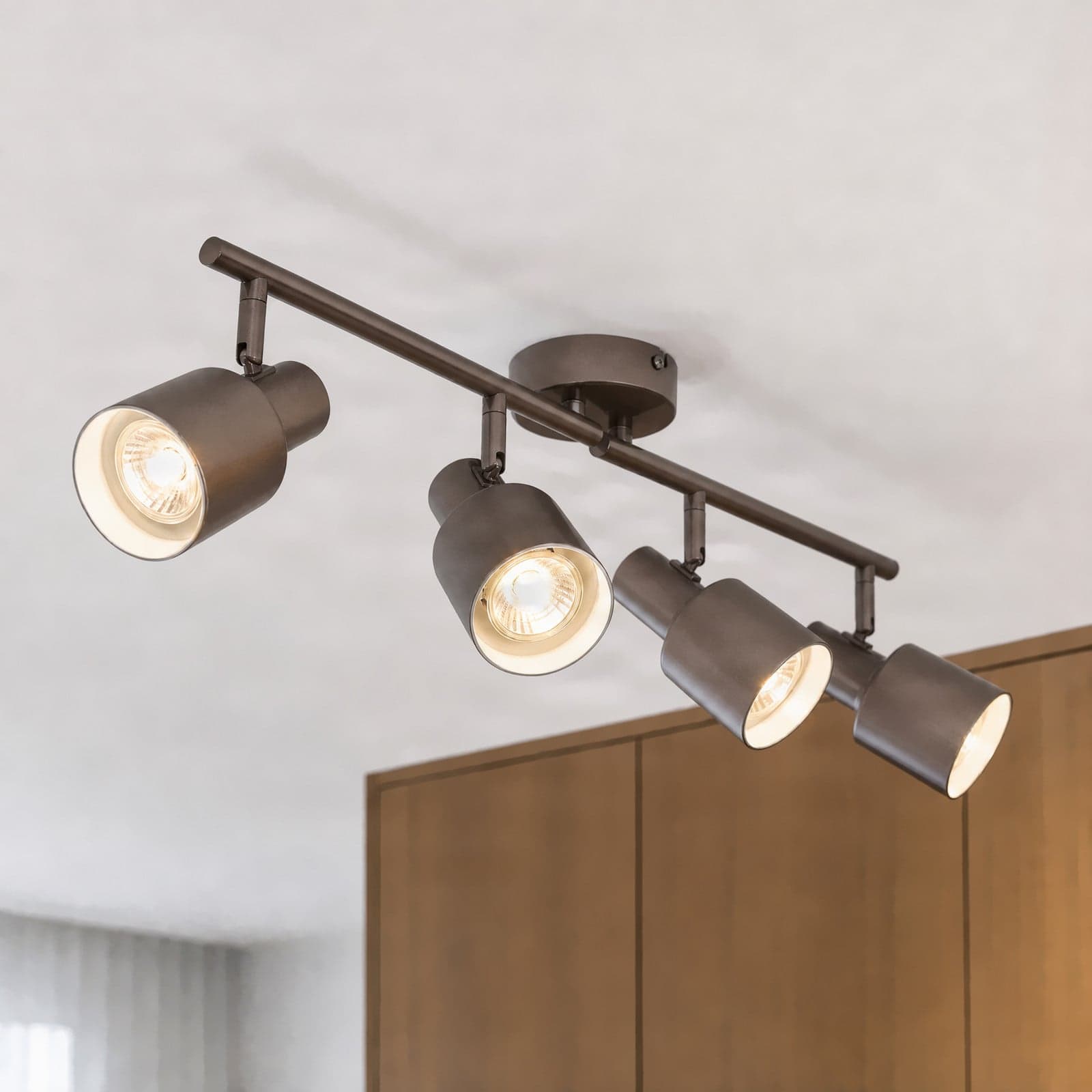 Ovelia downlight, 4 lyskilder, brun, 82 cm, metall, E27 – Lindby - Stue - Moderne - Med flere lyskilder