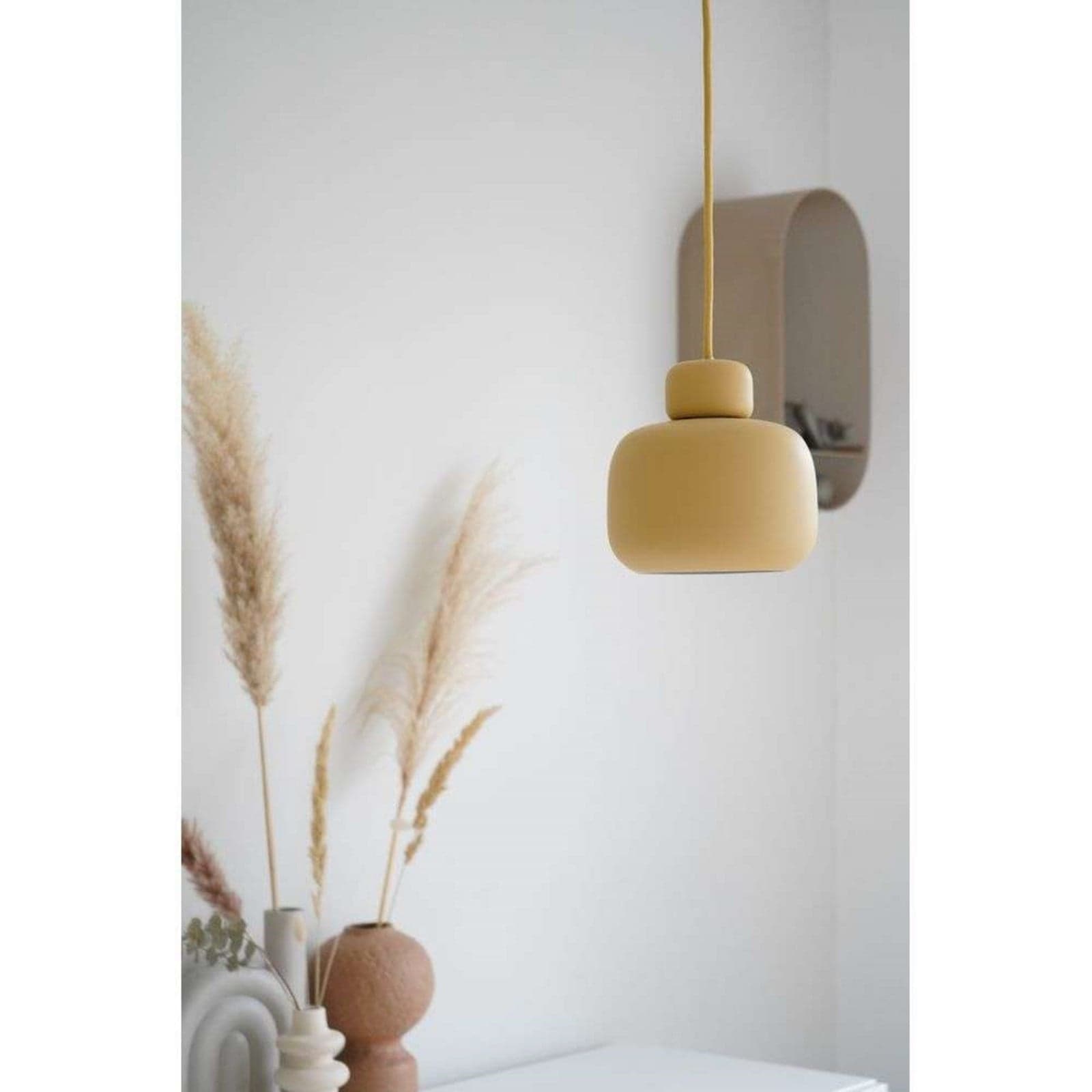 Stone Pendel Small Mustard Yellow - Woud - Kjøkken - Design - Metall - Med en lyskilde