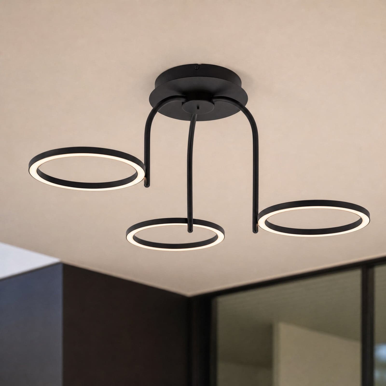 Sylvara LED utendørs taklampe med 3 lyskilder, CCT, svart – Lucande - Design - Metall - Med flere lyskilder