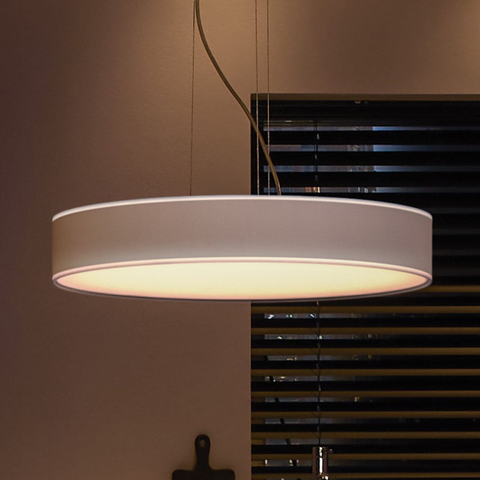 Hue Enrave Pendel White Amb. White - Philips Hue - Stue - Moderne - Metall - Med en lyskilde
