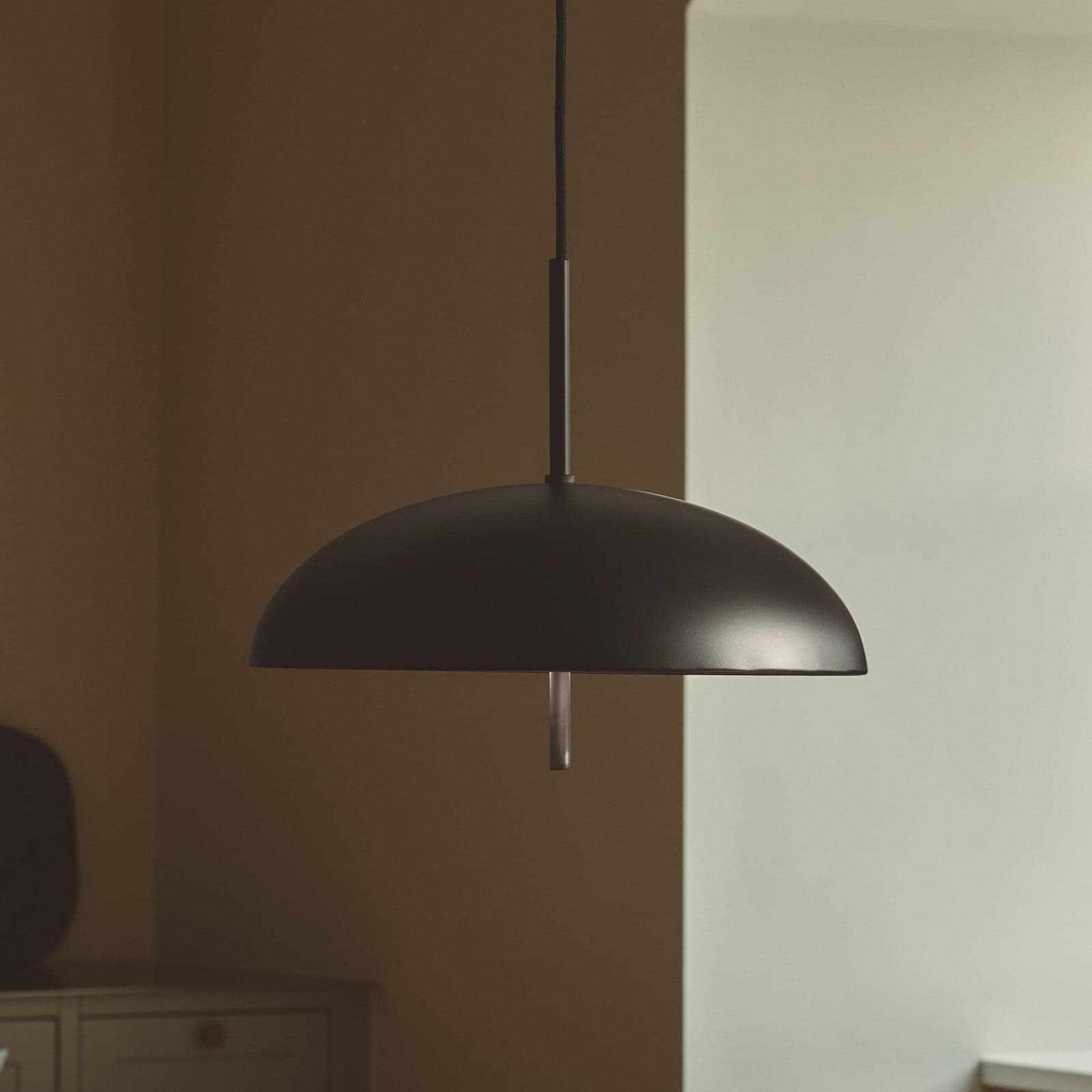 Hengelampe Versale, Ø 35 cm, metall, 2 lyskilder. DFTP by Nordlux - Spisestue - Skandinavisk - Rund